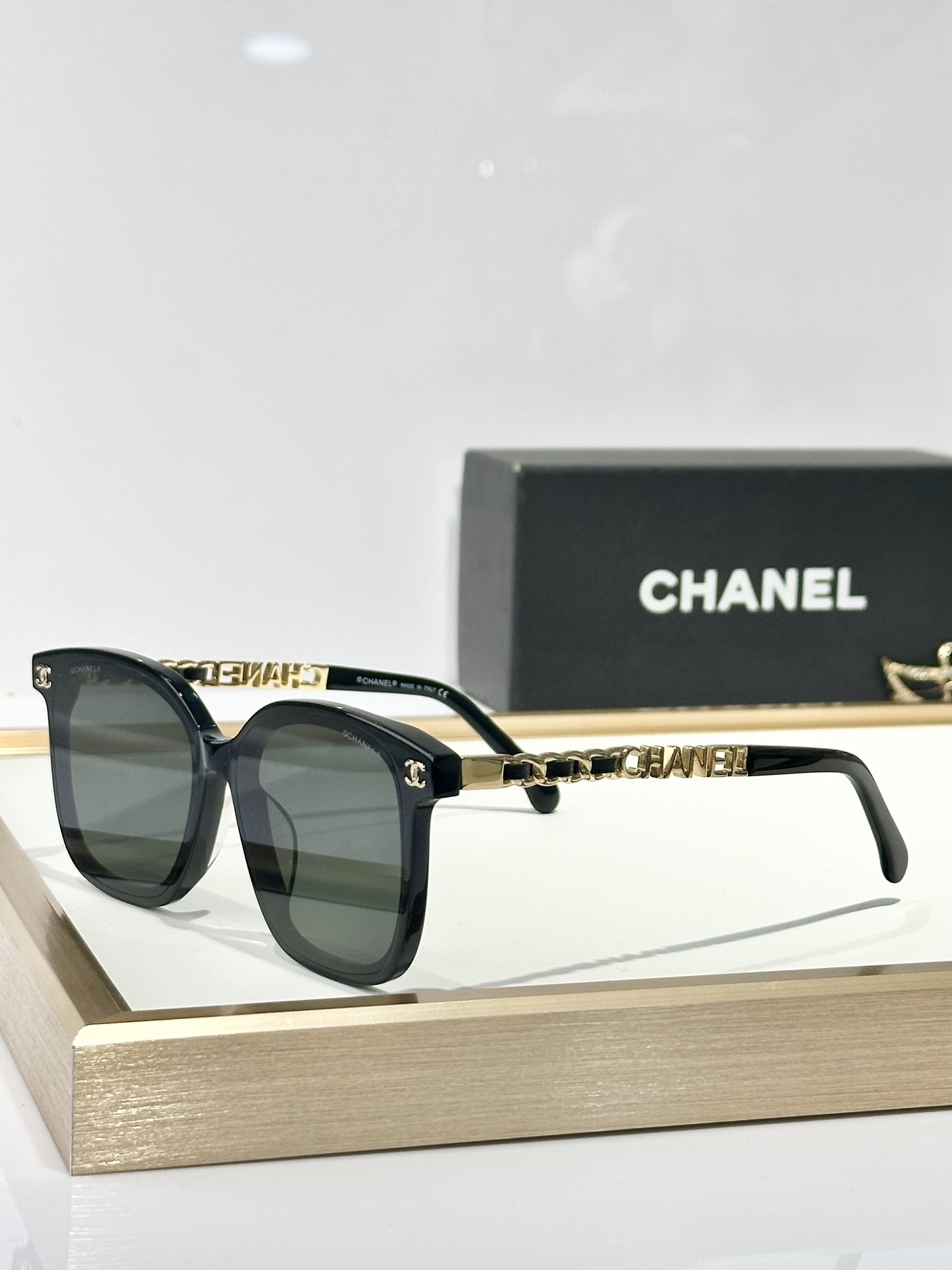 Chanel black chain sunglasses – Chanel Black Chain Detail Sunglasses