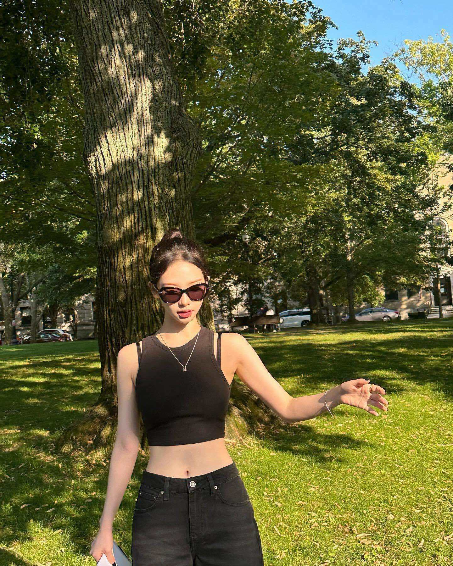 Luxury Oversized Black Sunglasses for Women – Chic Celebrity Style