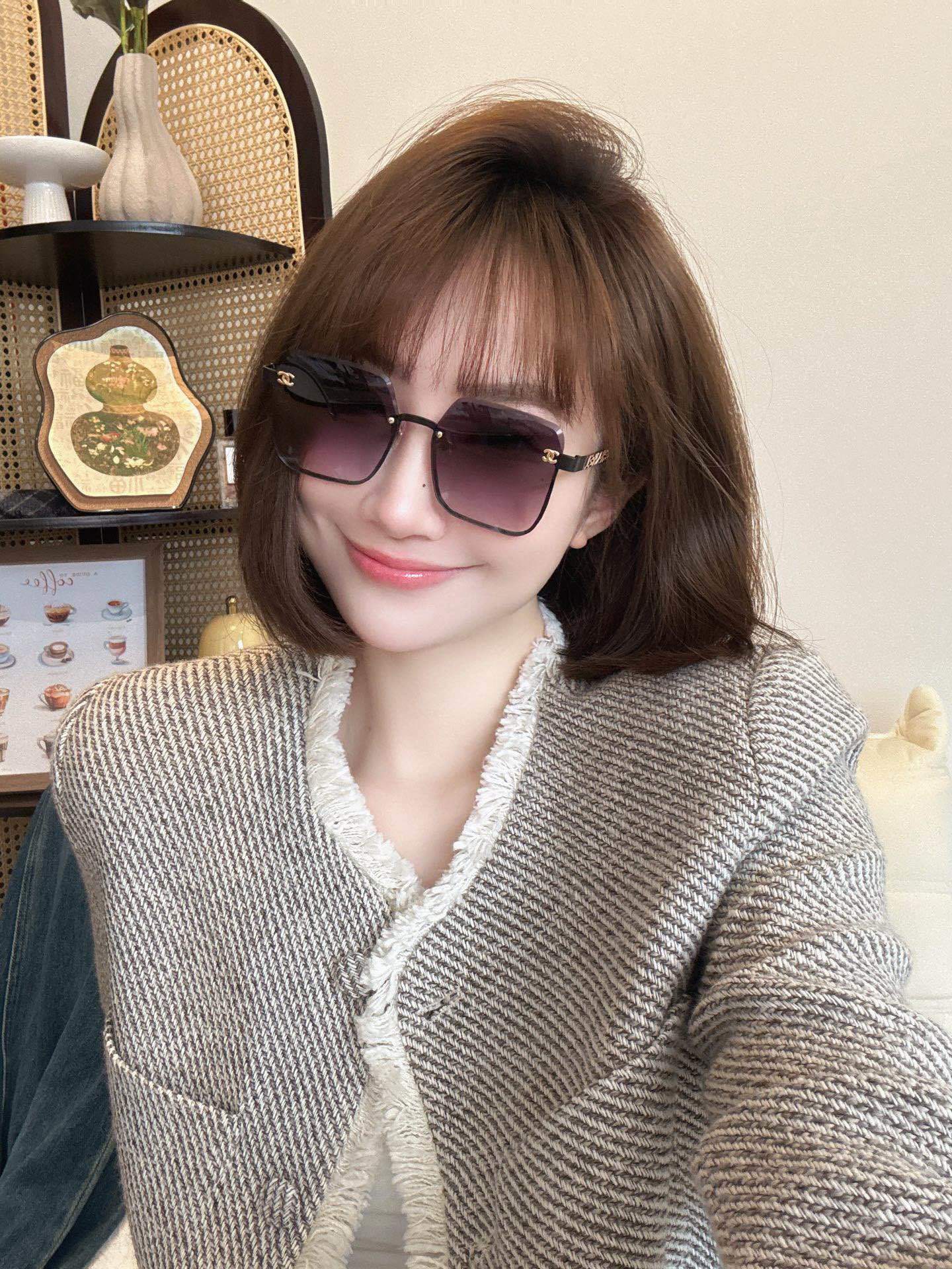 Elegant Oversized Square Sunglasses – Gradient Lens Luxury Eyewear