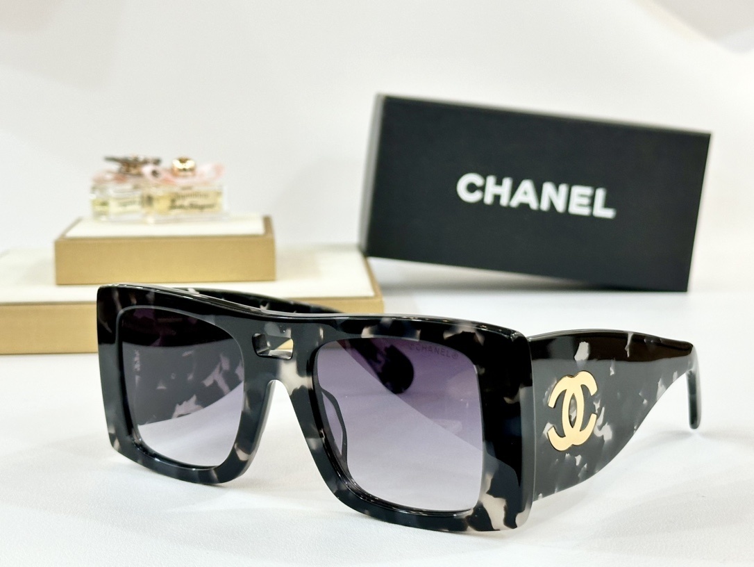 Chanel Oversized Square Sunglasses – Black with Gold CC Logo