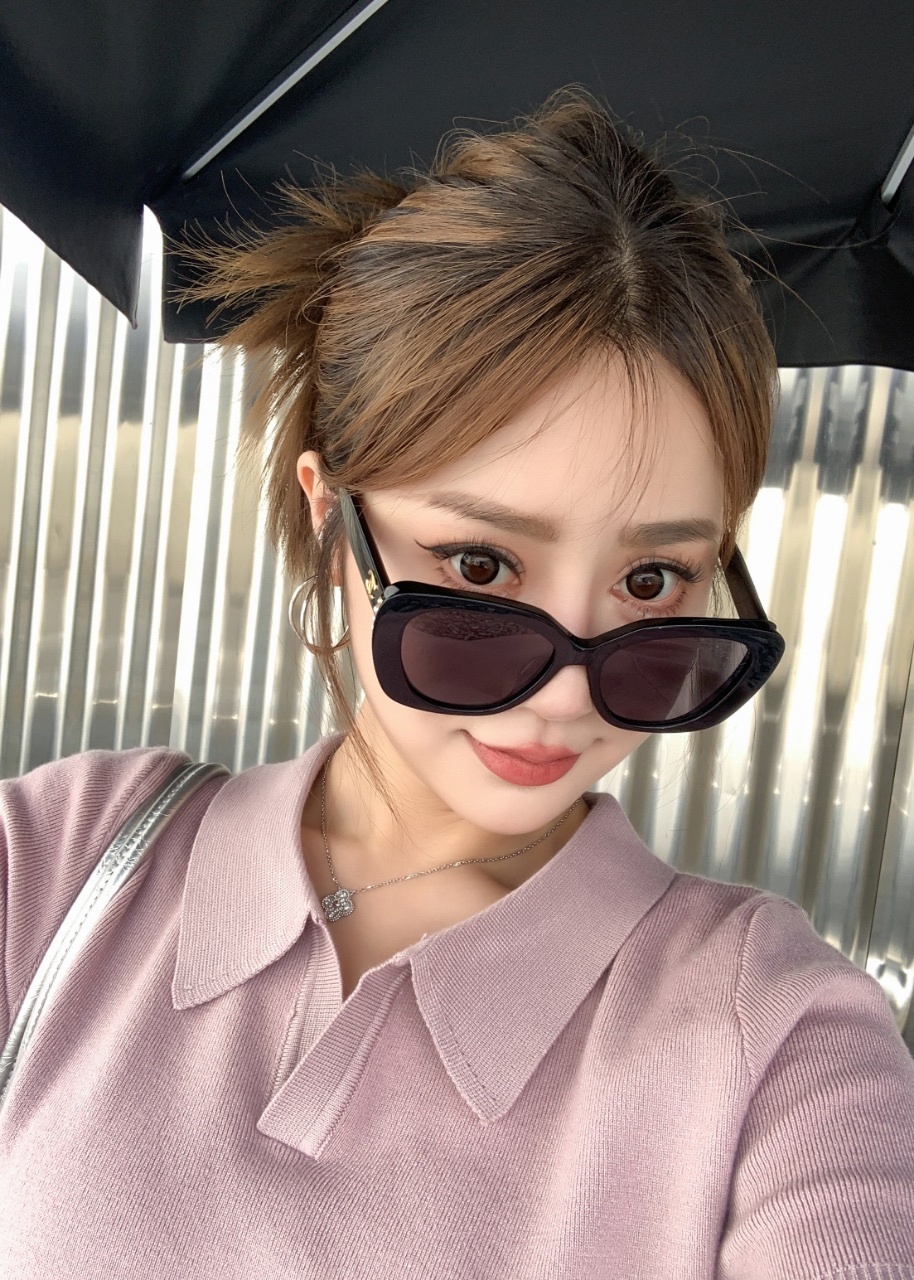 Luxury Oversized Square Sunglasses for Women – Chic Black & Gold