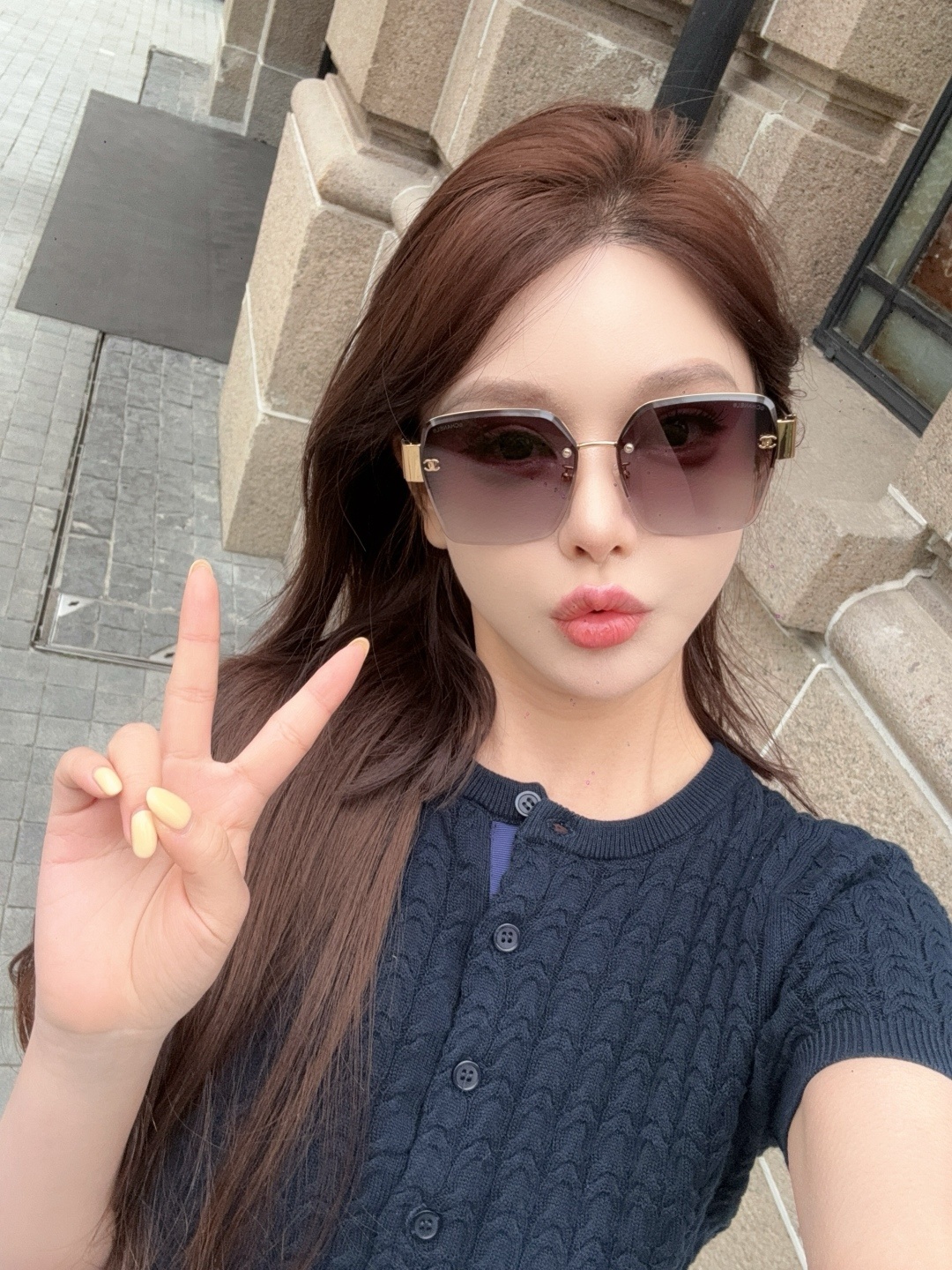 Luxury Women’s Oversized Square Sunglasses – Elegant Gradient Lens