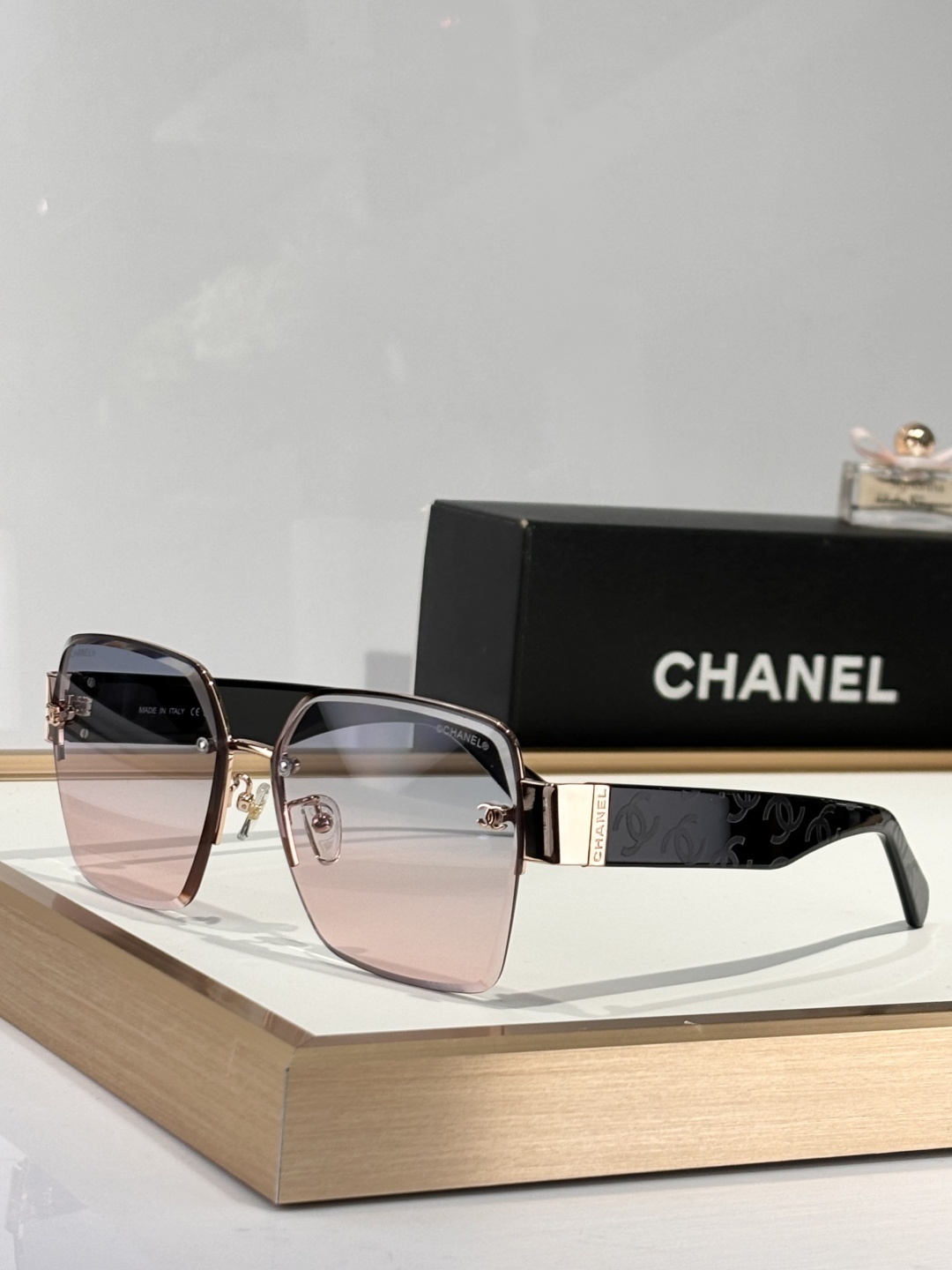 Chanel Square Gradient Sunglasses – Black/Pink