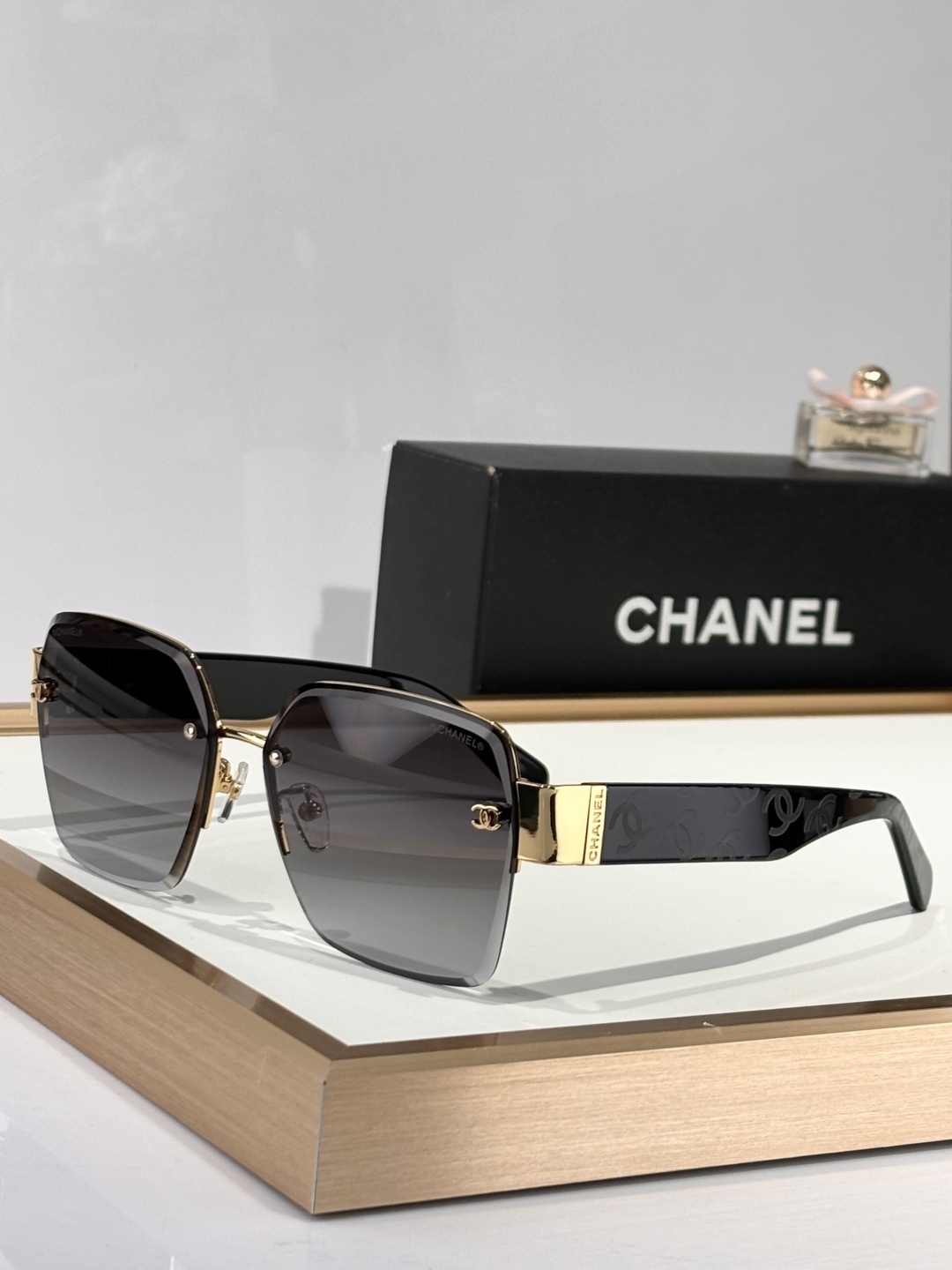 Chanel Rimless Gradient Sunglasses – Premium Designer Eyewear