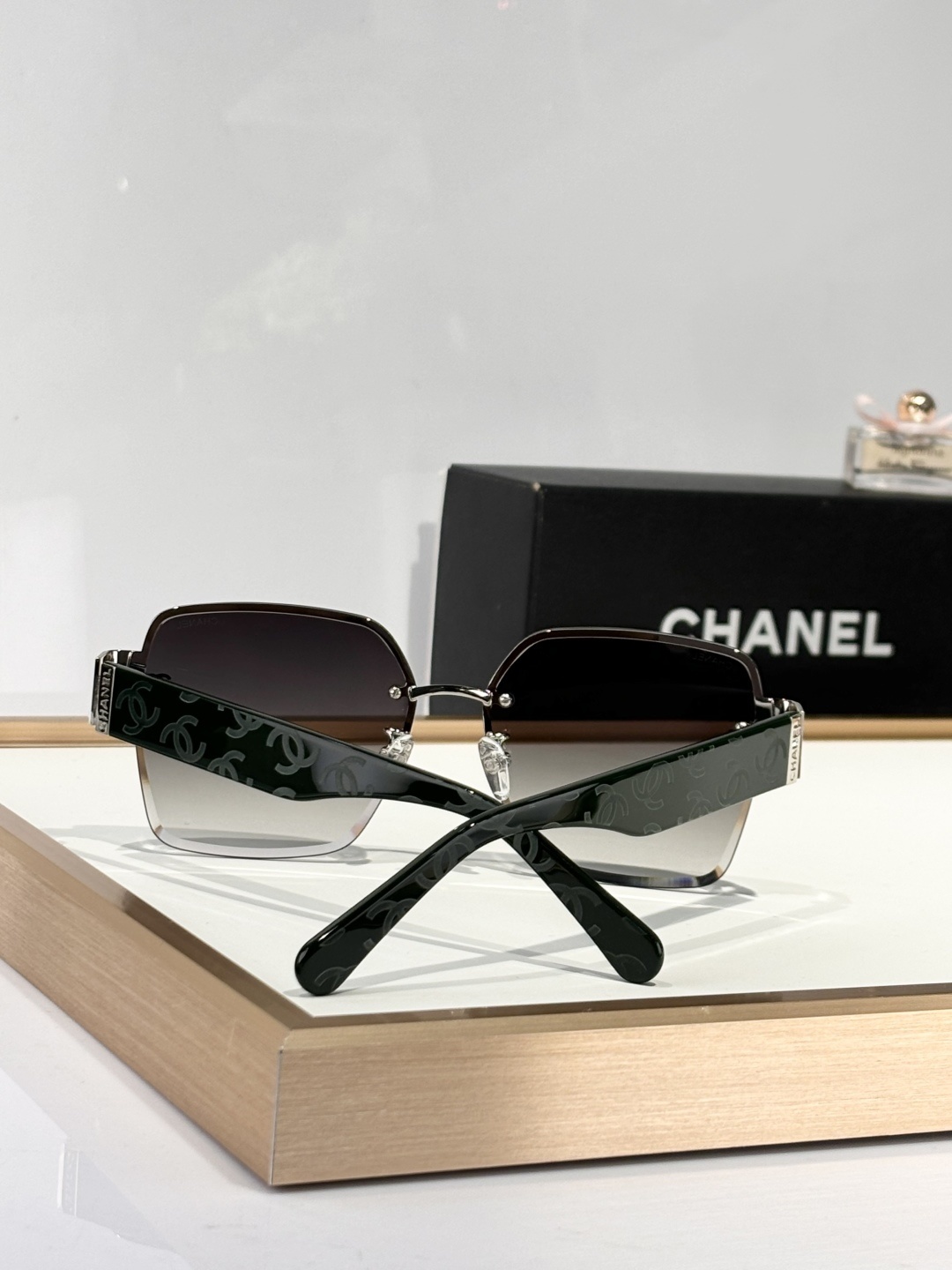 Chanel Rimless Gradient Sunglasses – Premium Designer Eyewear