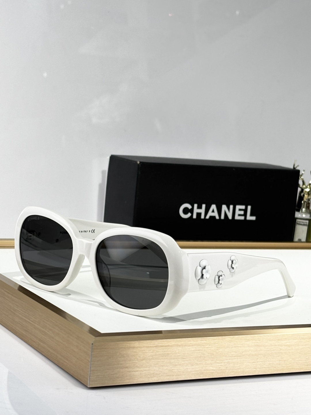 Chanel White Flower Sunglasses – Chanel White Flower Detail Sunglasses