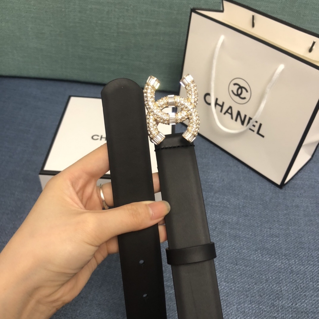 Luxury Women's Crystal CC Buckle Leather Belt - Statement Accessory