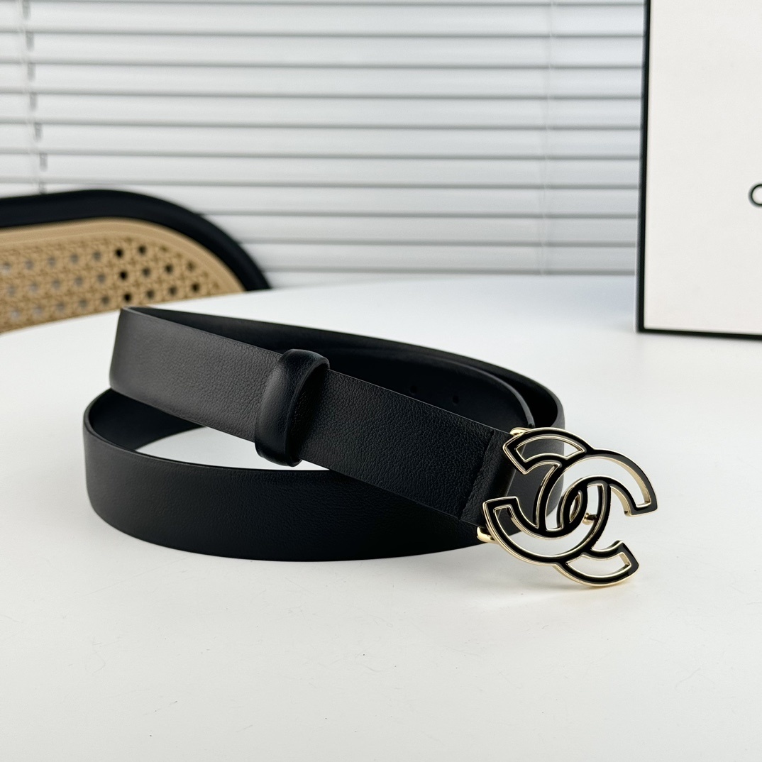 Luxury Women's Black Leather Belt with Gold Interlocking Buckle