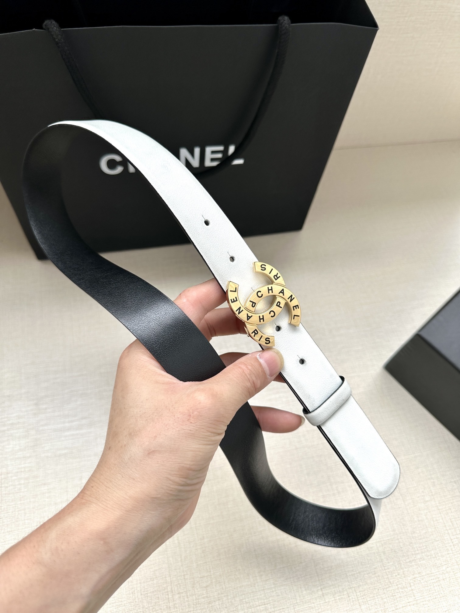 Luxury Chanel Reversible Leather Belt - Gold CC Buckle