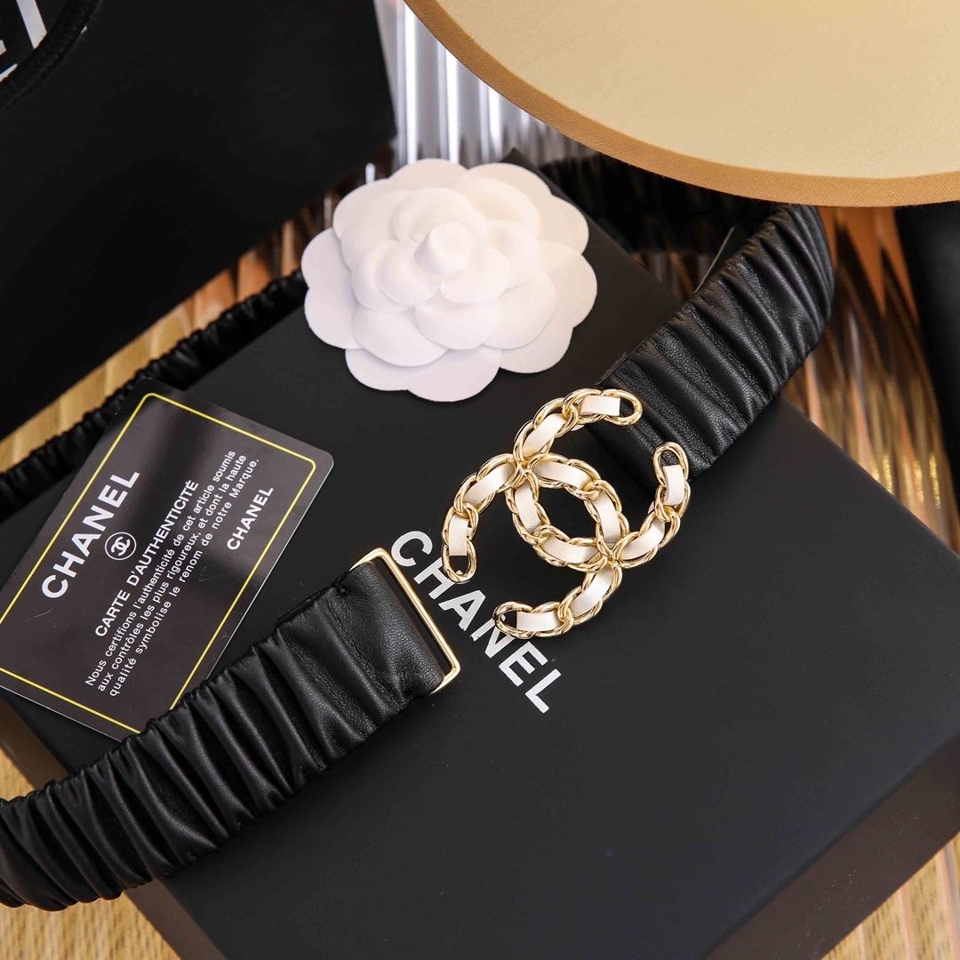 Chanel Ruched Leather Waist Belt with Interlaced Gold CC Buckle