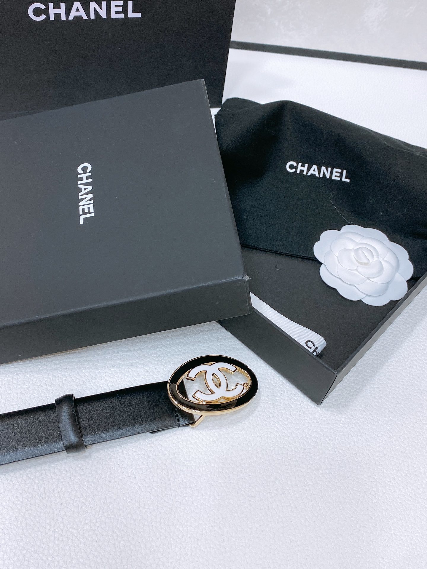 Luxury Chanel CC Enamel Buckle Leather Belt for Women