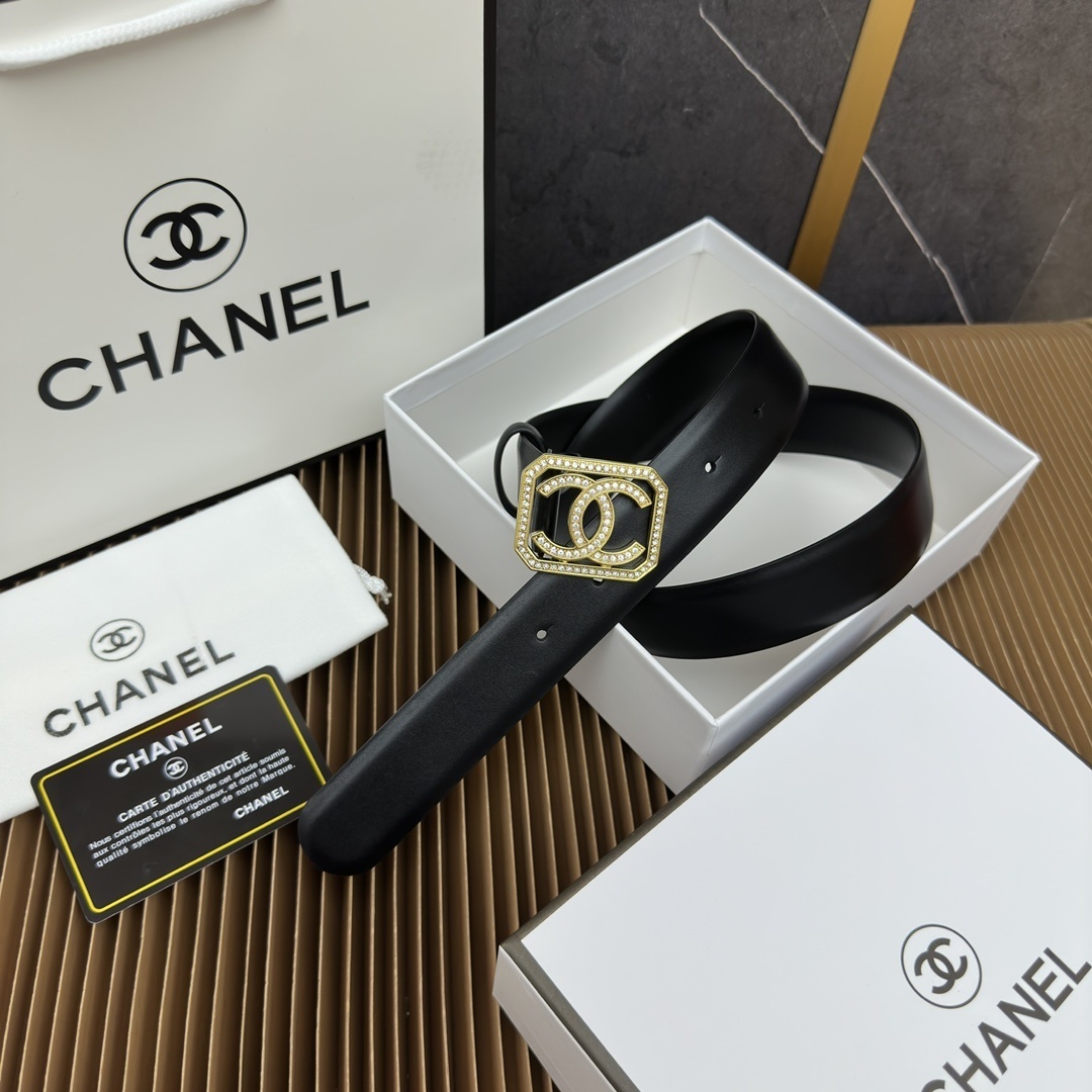 Luxury Chanel Black Leather Belt with Crystal Gold CC Buckle