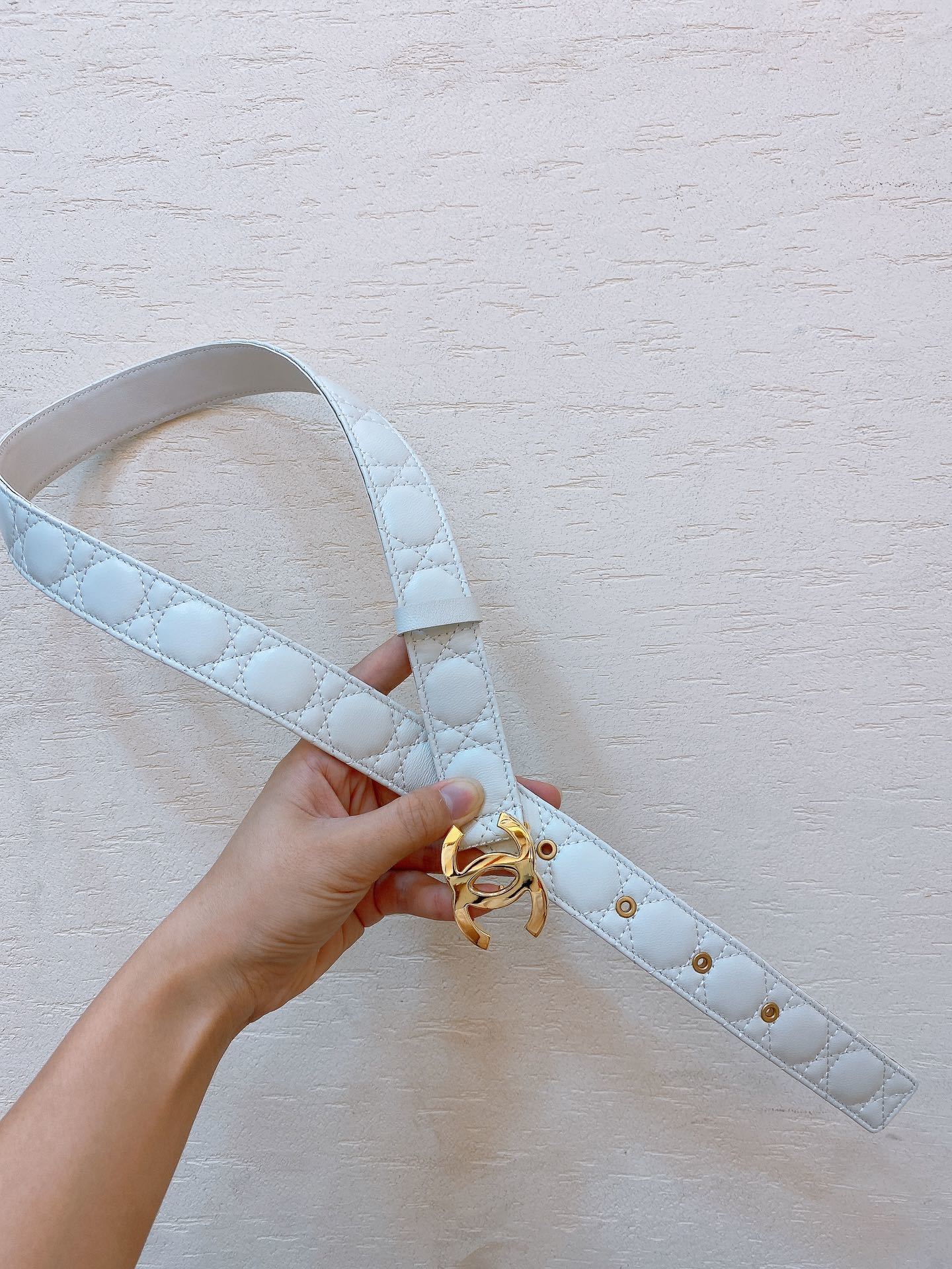 Luxury White Quilted Leather Belt with Gold Interlocking Buckle