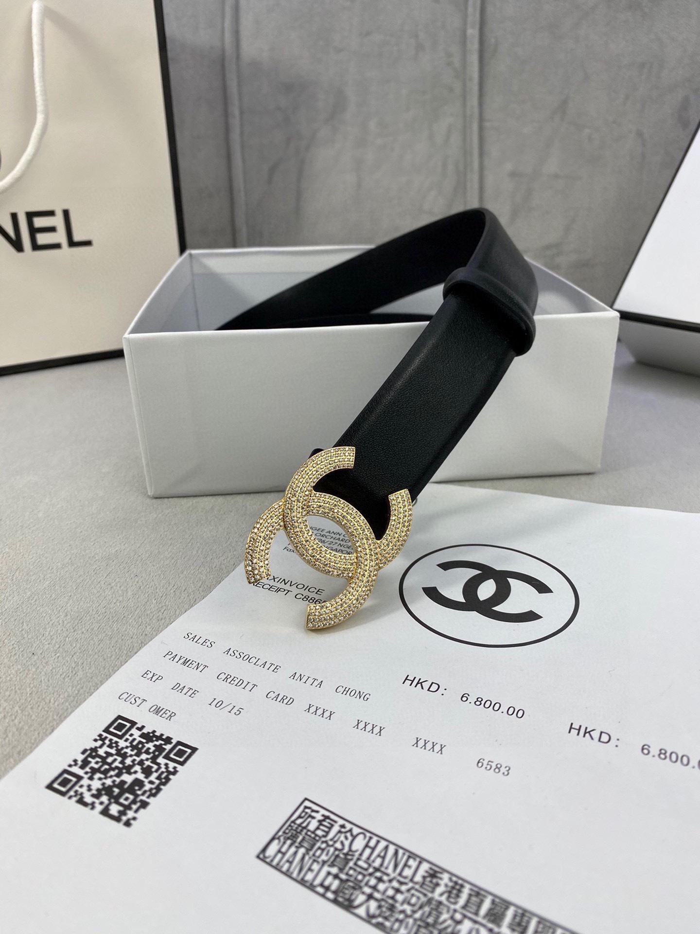 Luxury Black Leather Belt with Crystal-Encrusted Gold Buckle