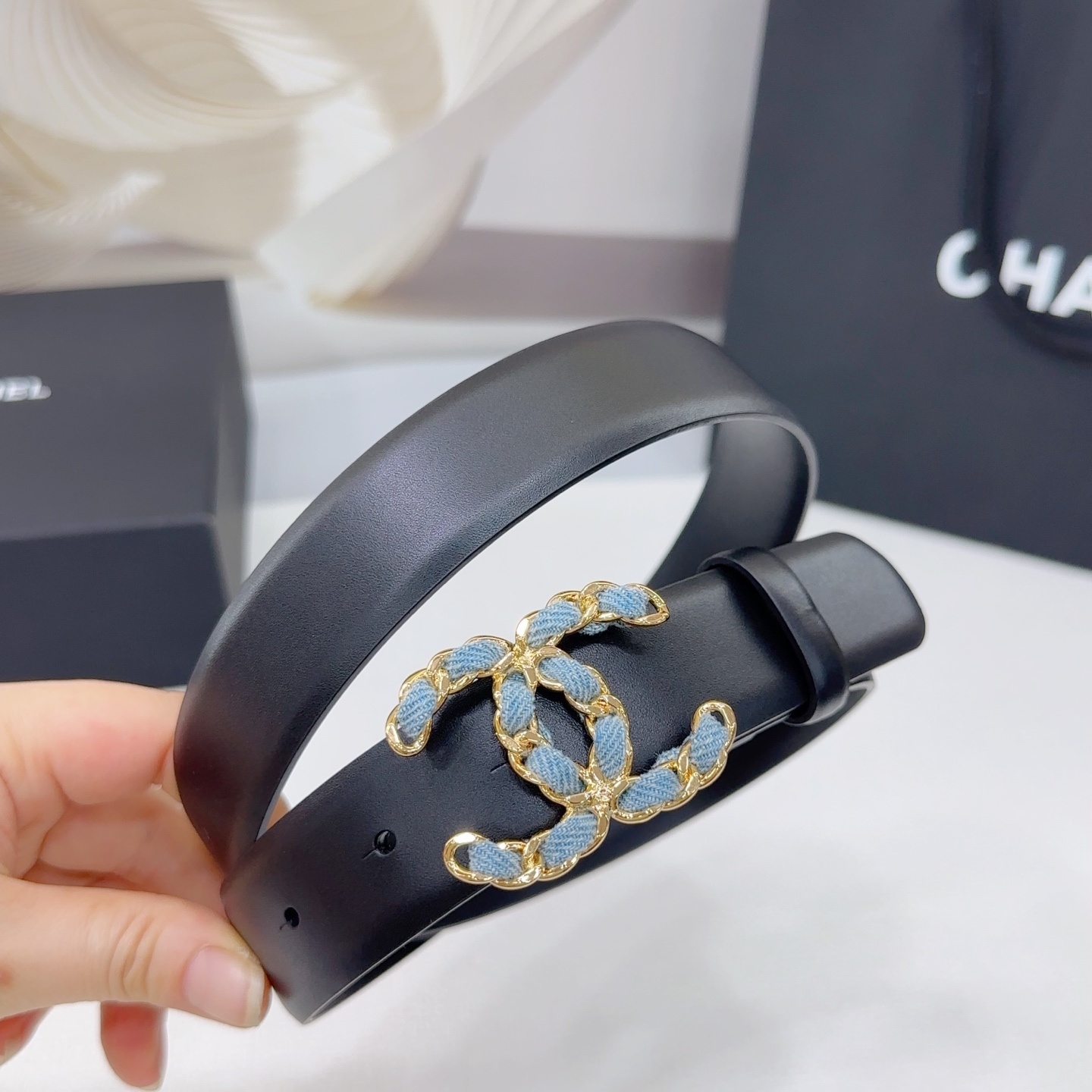 Luxury Black Leather Belt with Denim Chain CC Buckle