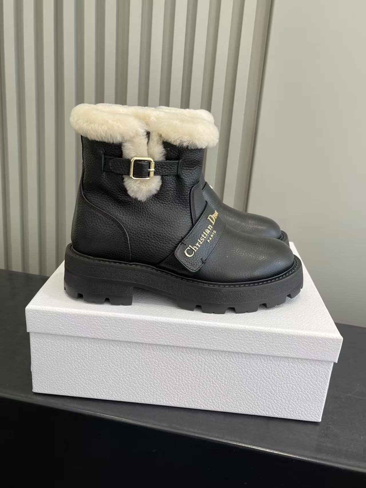 Dior Shearling Winter Ankle Boots - Dior Black Leather & Shearling