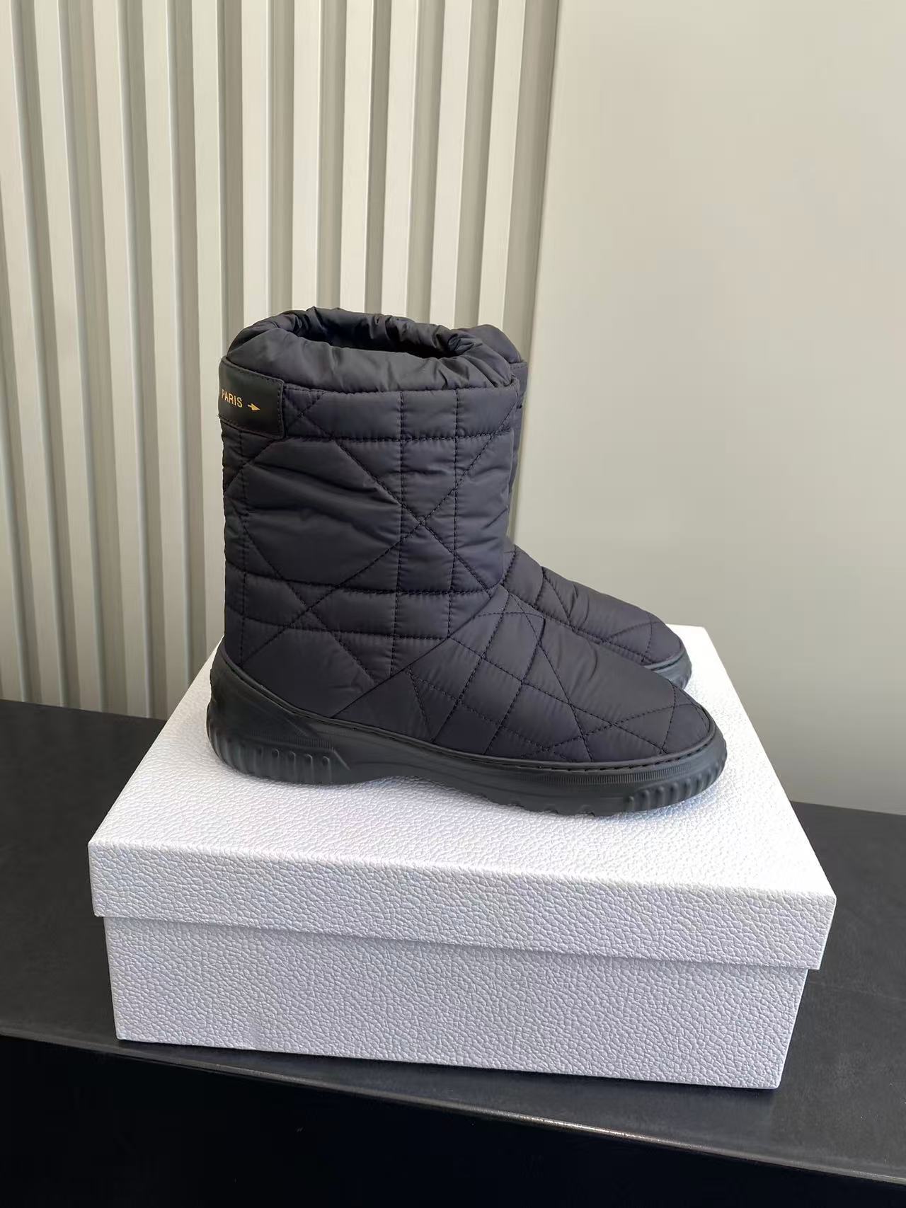 Dior Black Quilted Puffer Boots - Warm & Stylish