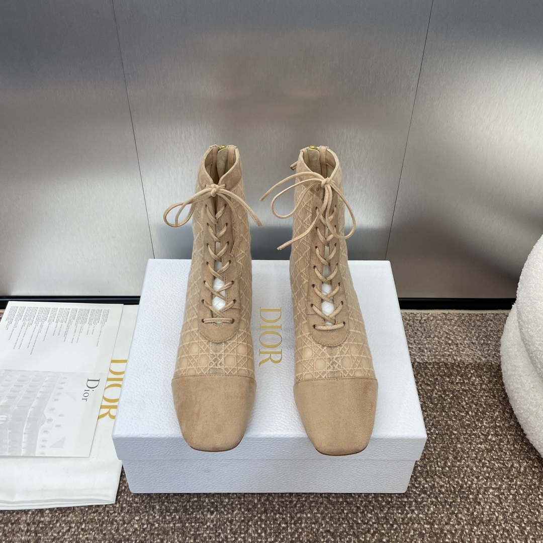Dior Dune Suede Lace-Up Ankle Boots - Beige