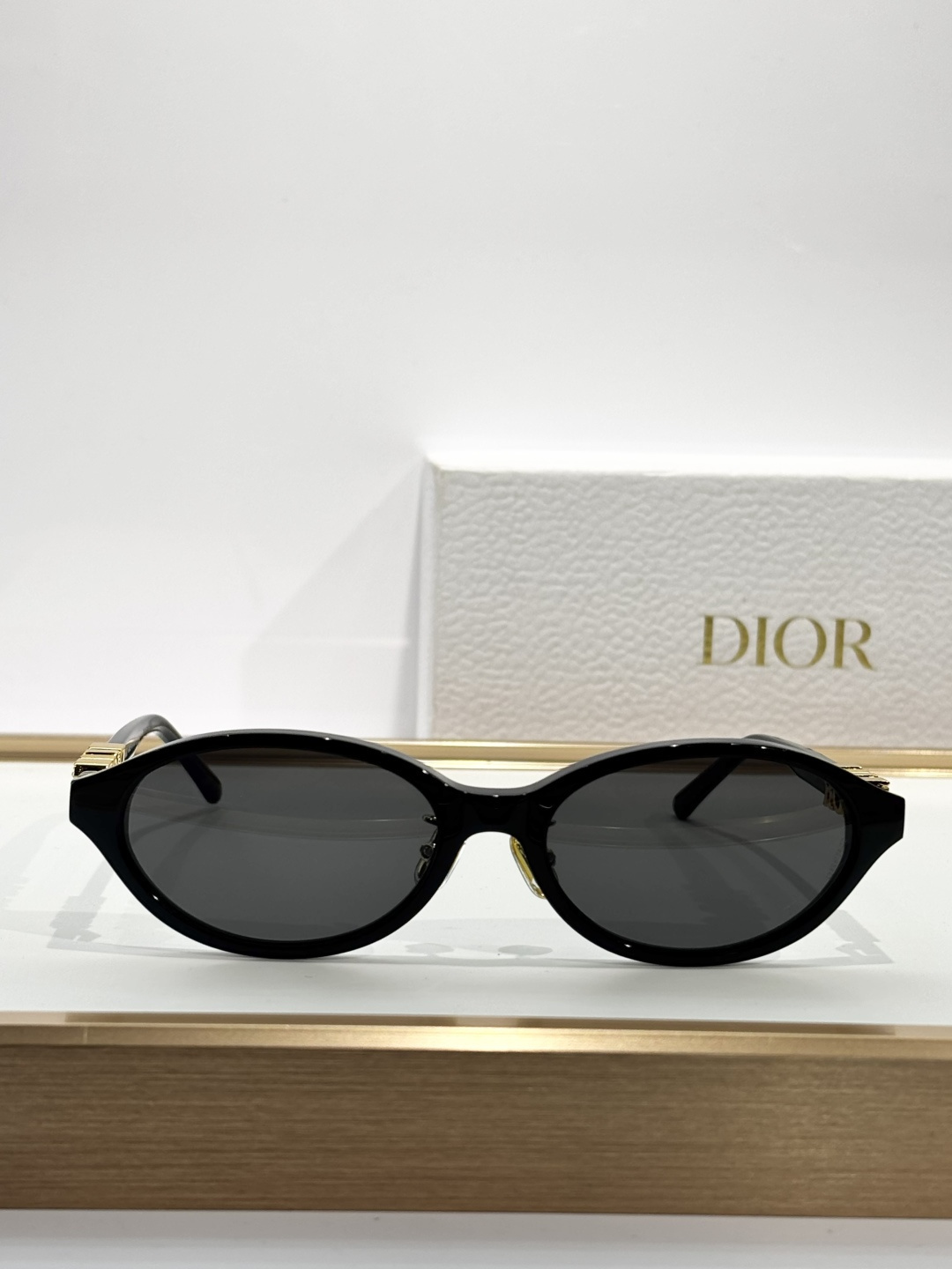Dior MissDior B1U Oval Sunglasses – Black Acetate with Gold Logo
