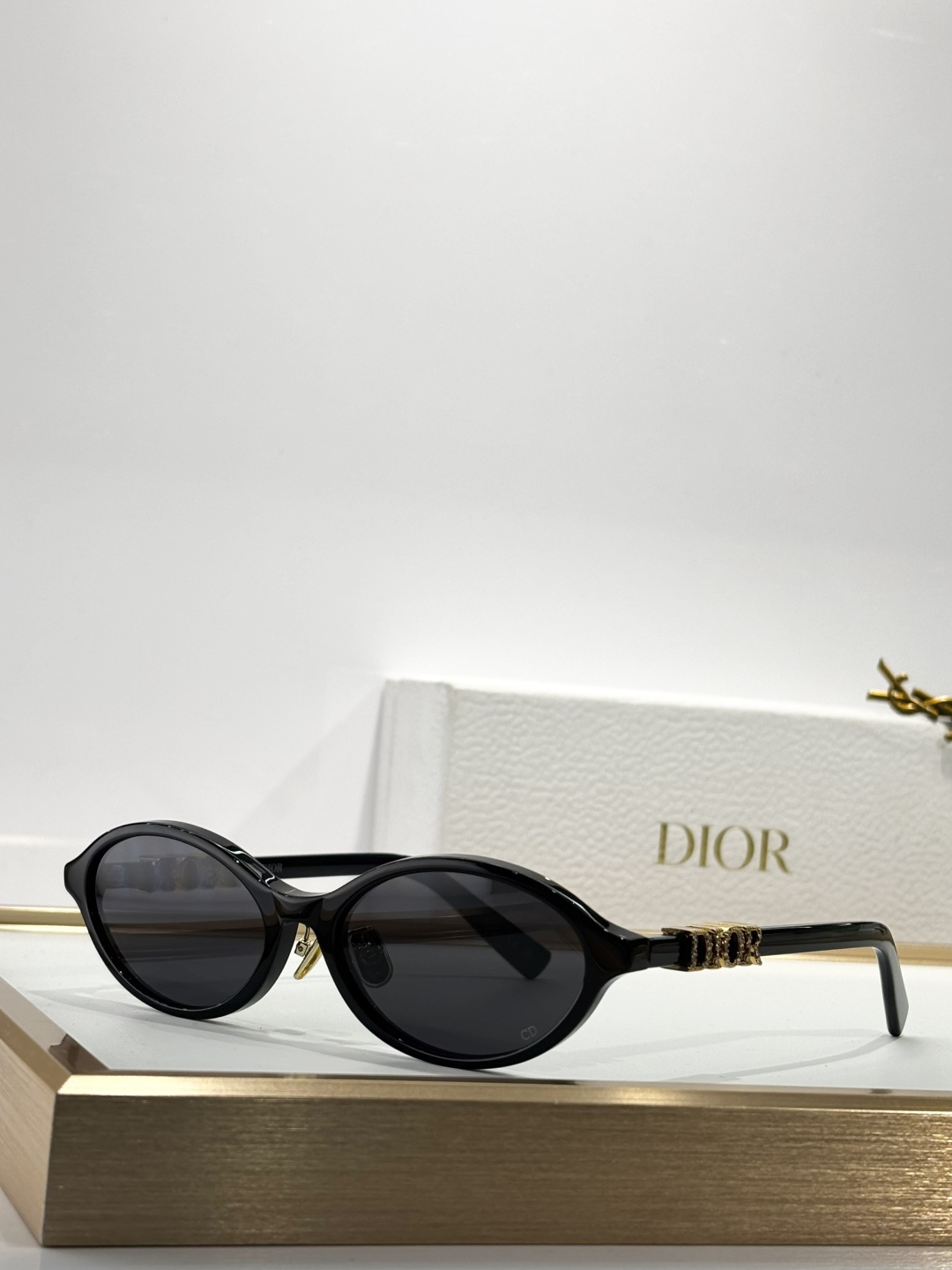 DiorTreasure R1I Glittery Black Oval Sunglasses – Luxury Eyewear