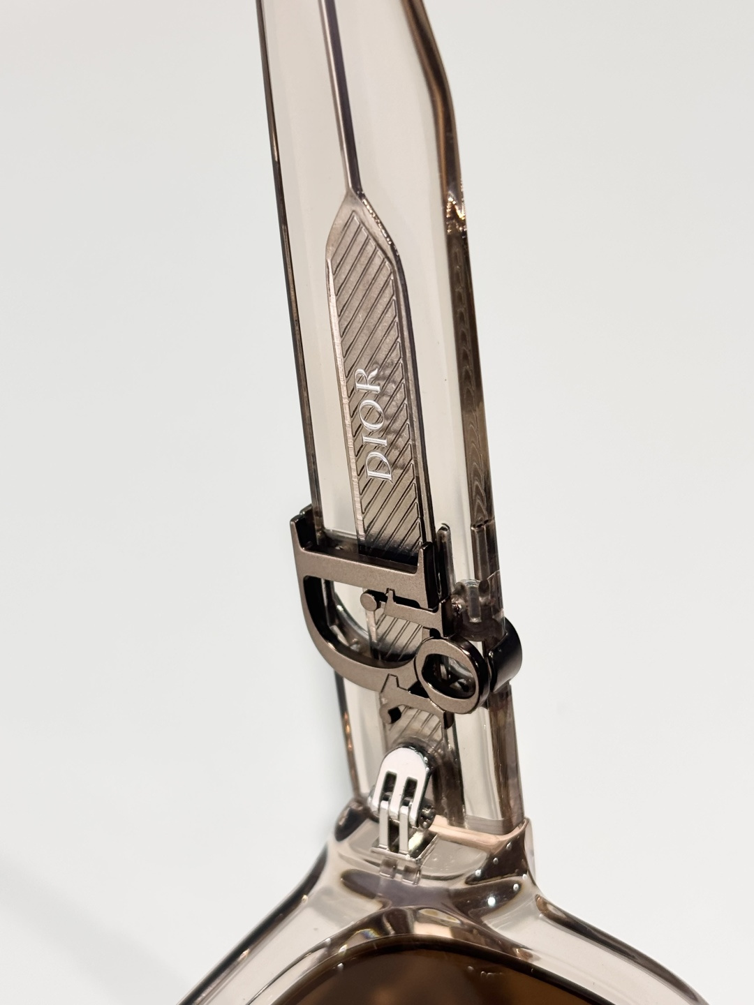 DiorOblique S4F Square Sunglasses – Transparent Beige