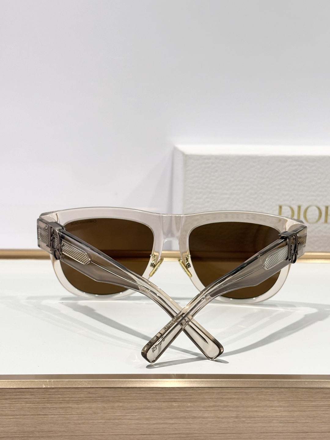 DiorOblique S4F Square Sunglasses – Transparent Beige