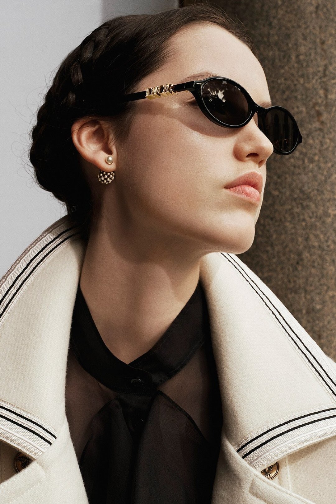 Dior Lady 95.22 S2I Oval Sunglasses – Black & Gold Luxury