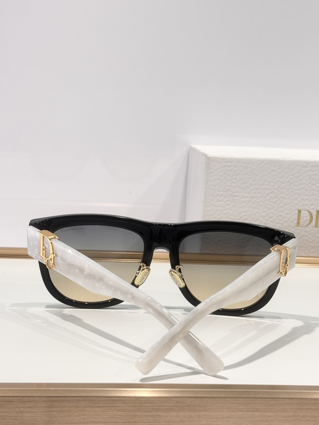 Dior Signature Sunglasses – Luxury Rectangular Acetate Eyewear