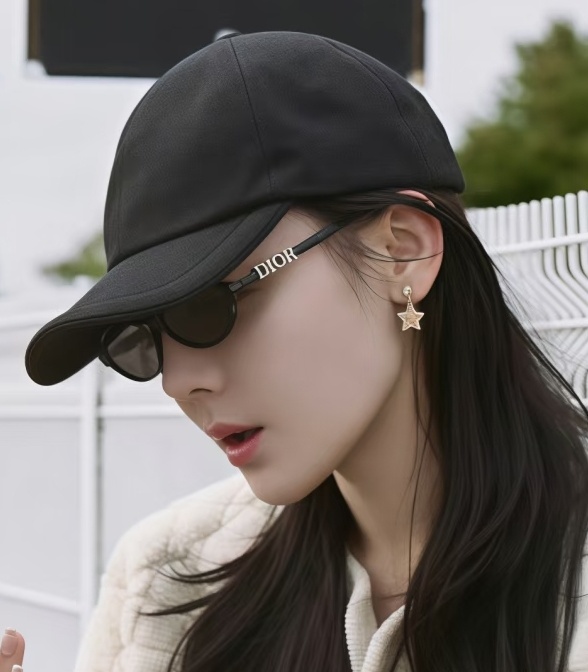 Dior Oval Sunglasses – Luxury Black Designer Eyewear for Women