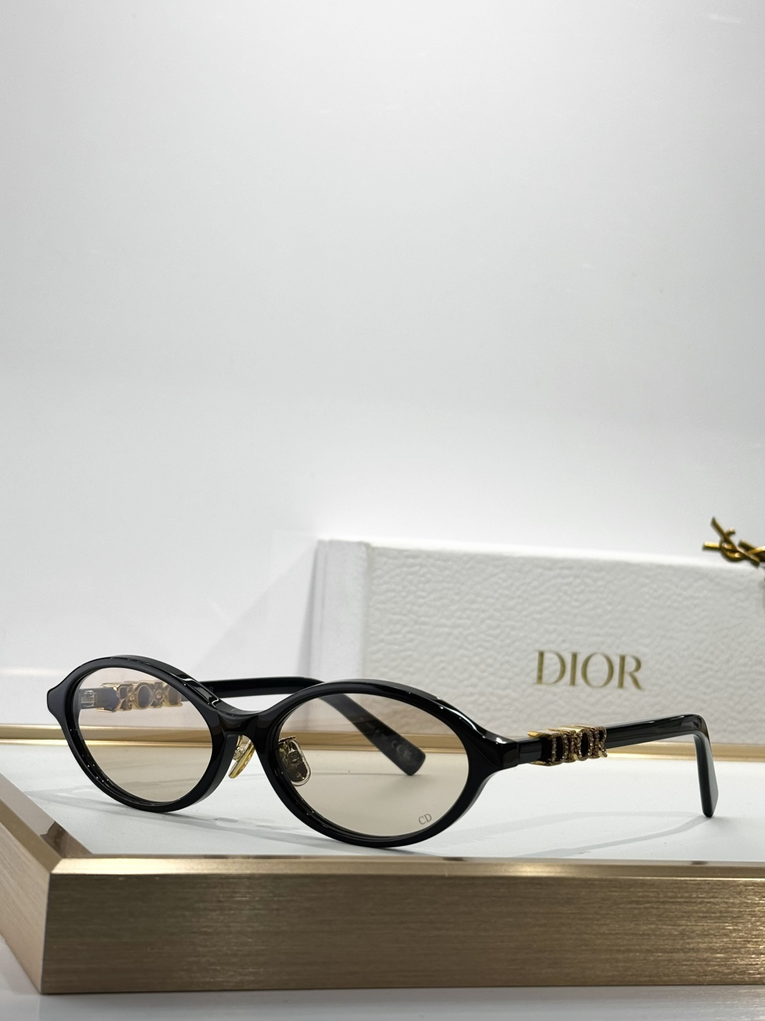 Dior Signature Oval Sunglasses – Luxury Fashion Eyewear