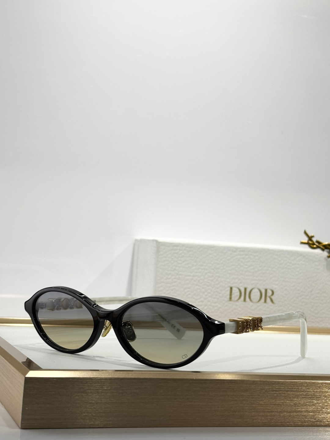 Dior Signature Oval Sunglasses – Luxury Fashion Eyewear