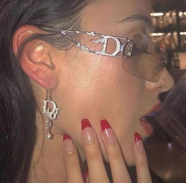 Futuristic Rimless Y2K Shield Sunglasses – Silver Cyberpunk Eyewear