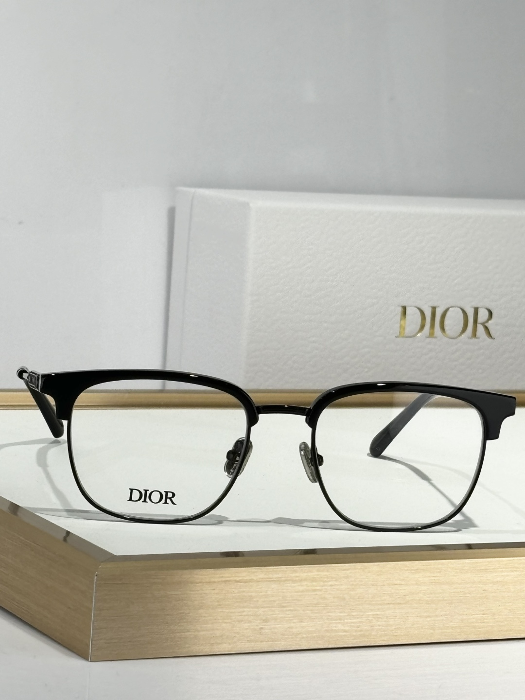Dior Luxury Browline Eyeglasses – Elegant Designer Optical Frames