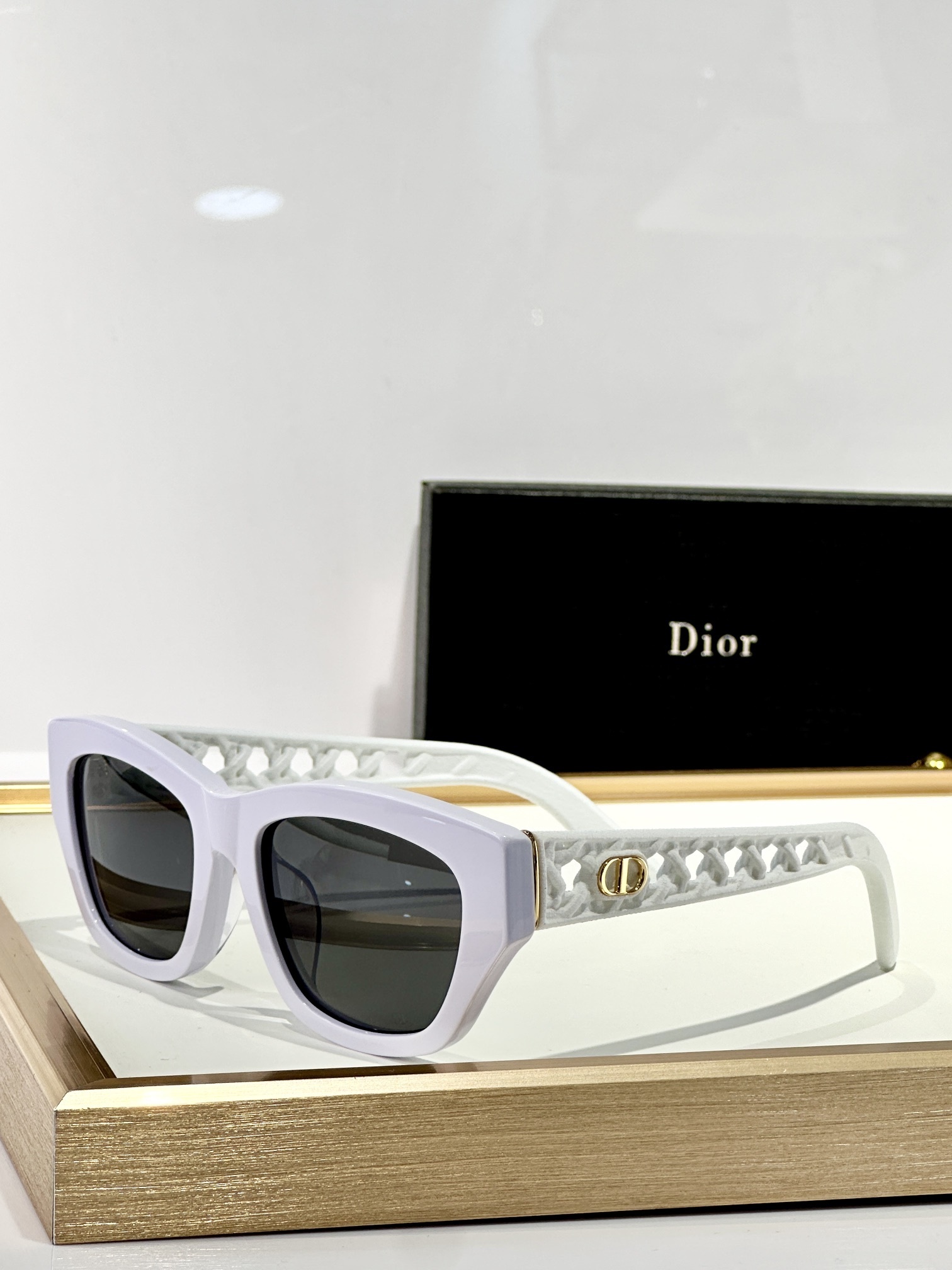 Dior White Chain Link Sunglasses – Designer Eyewear