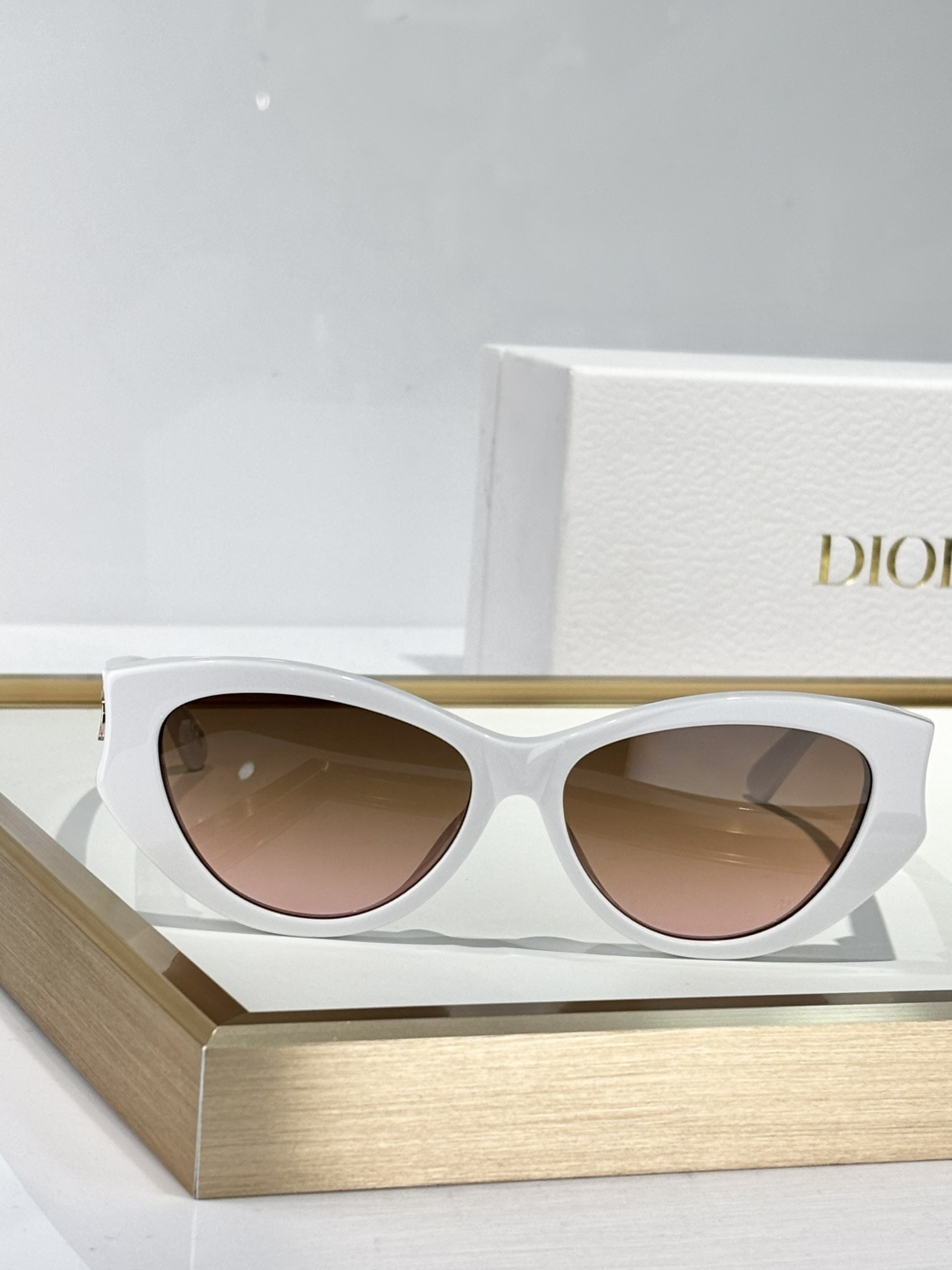 brown Dior White Acetate Sunglasses – Dior White Acetate Sunglasses