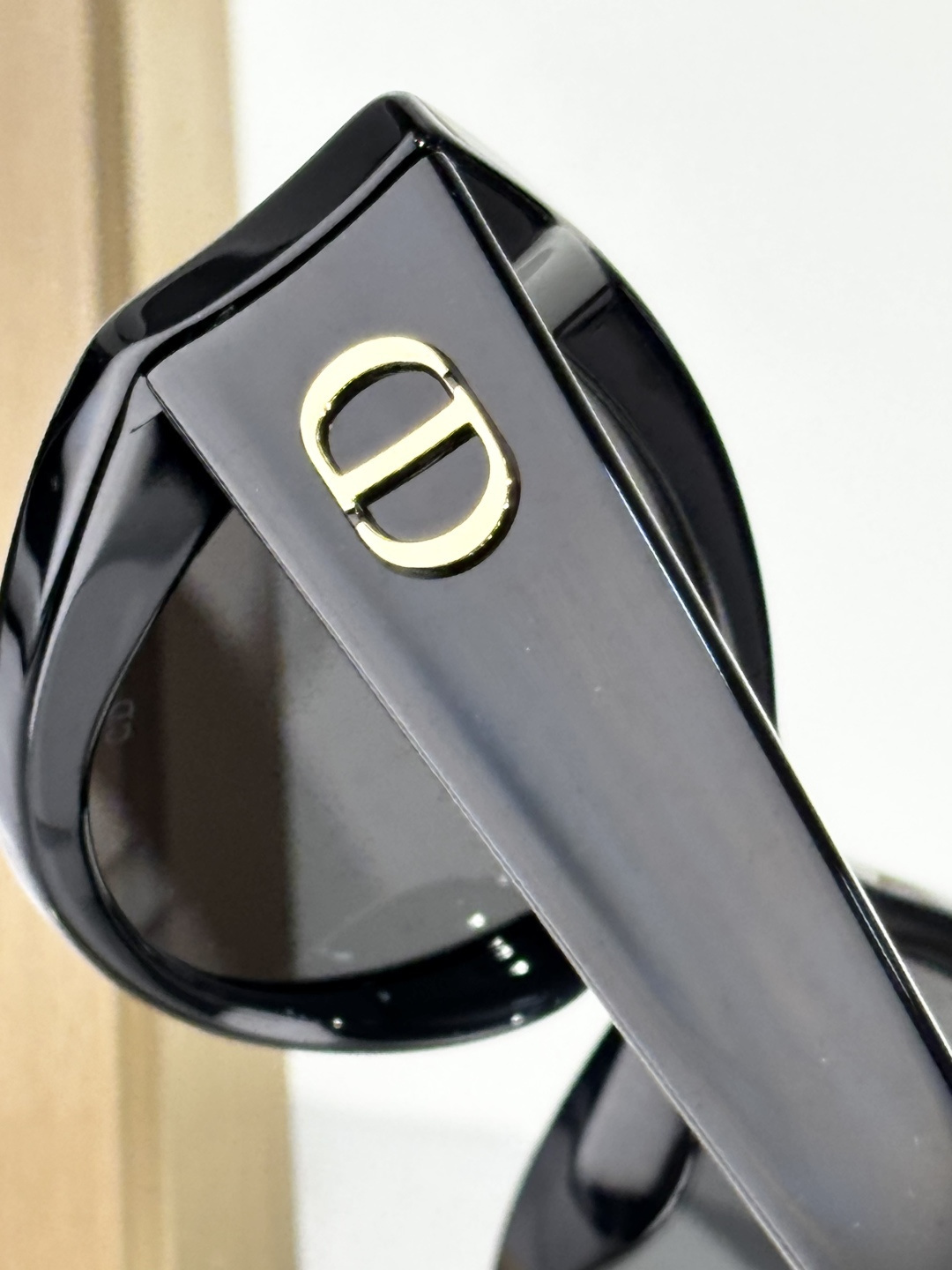 Dior Signature Cat-Eye Sunglasses – Luxury Women’s Eyewear