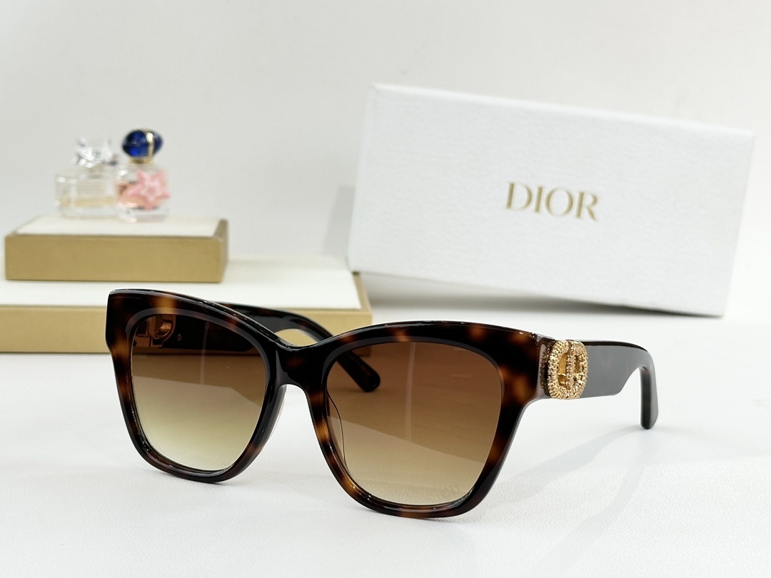 Luxury Dior Oversized Cat-Eye Sunglasses with Crystal CD Logo