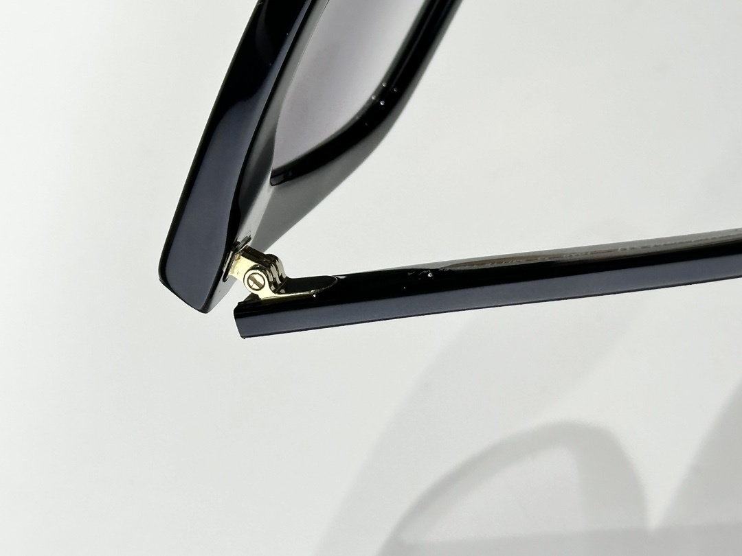 Dior DiorMidnight S11 Square Sunglasses – Luxury Eyewear