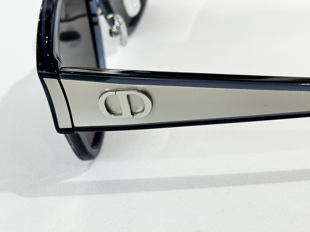 Dior Signature Oversized Square Sunglasses for Women