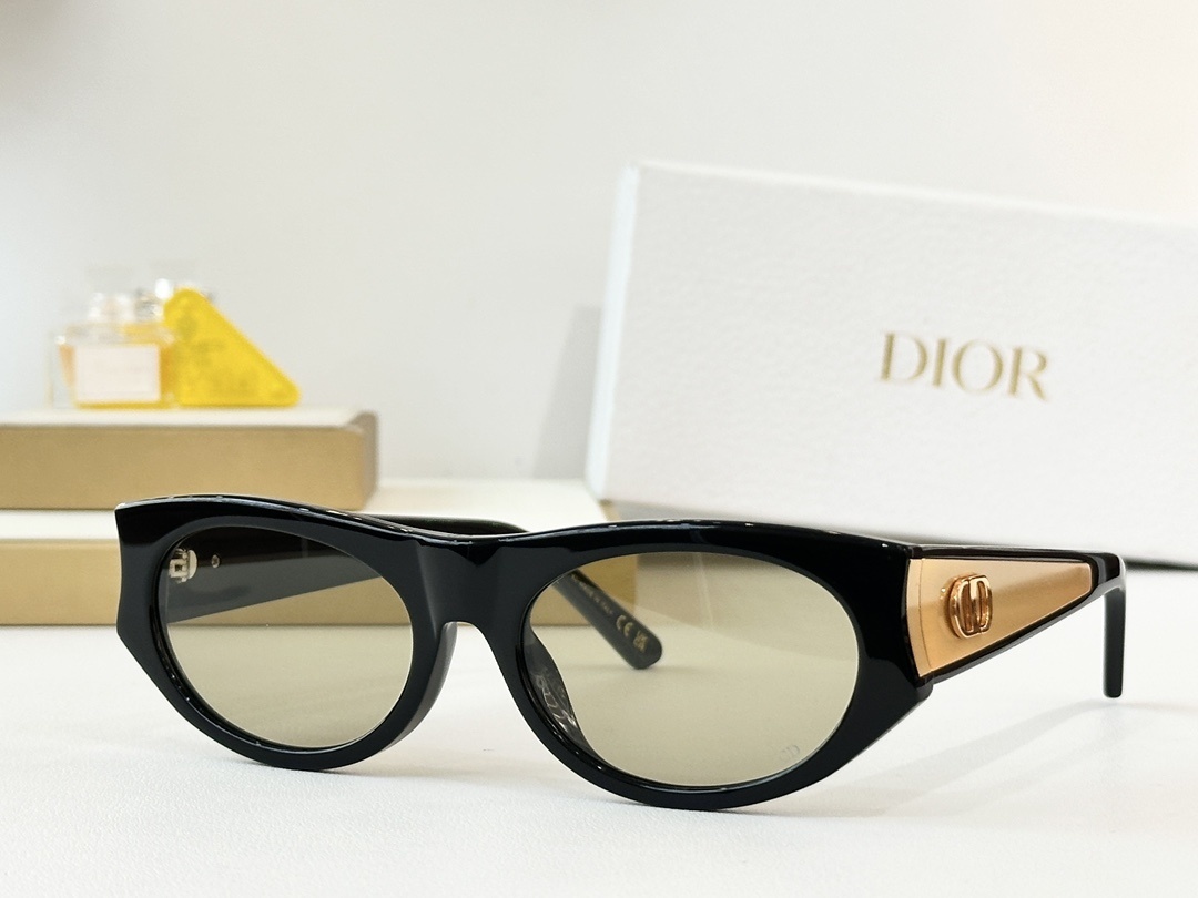 Dior Luxury Cat-Eye Sunglasses – Chic Designer Eyewear
