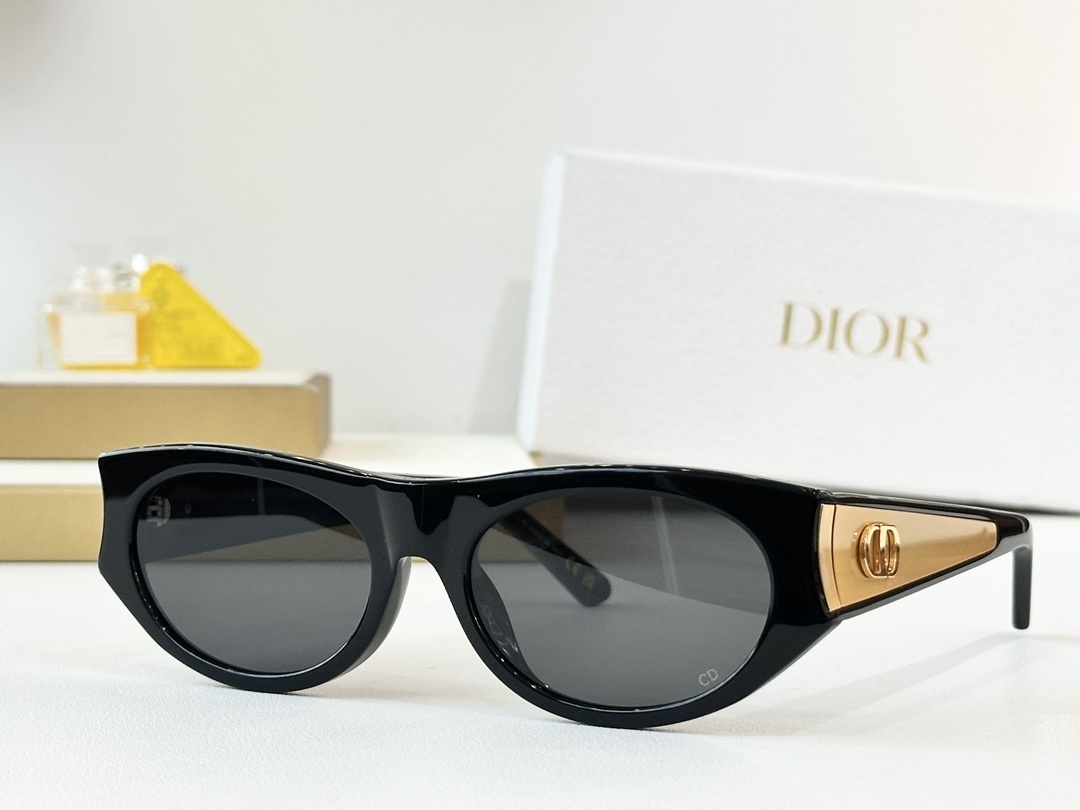 Dior Luxury Cat-Eye Sunglasses – Chic Designer Eyewear