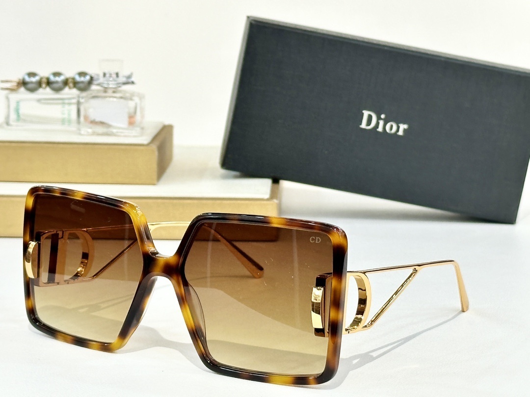 Dior 30Montaigne S2U Oversized Square Sunglasses with CD Logo