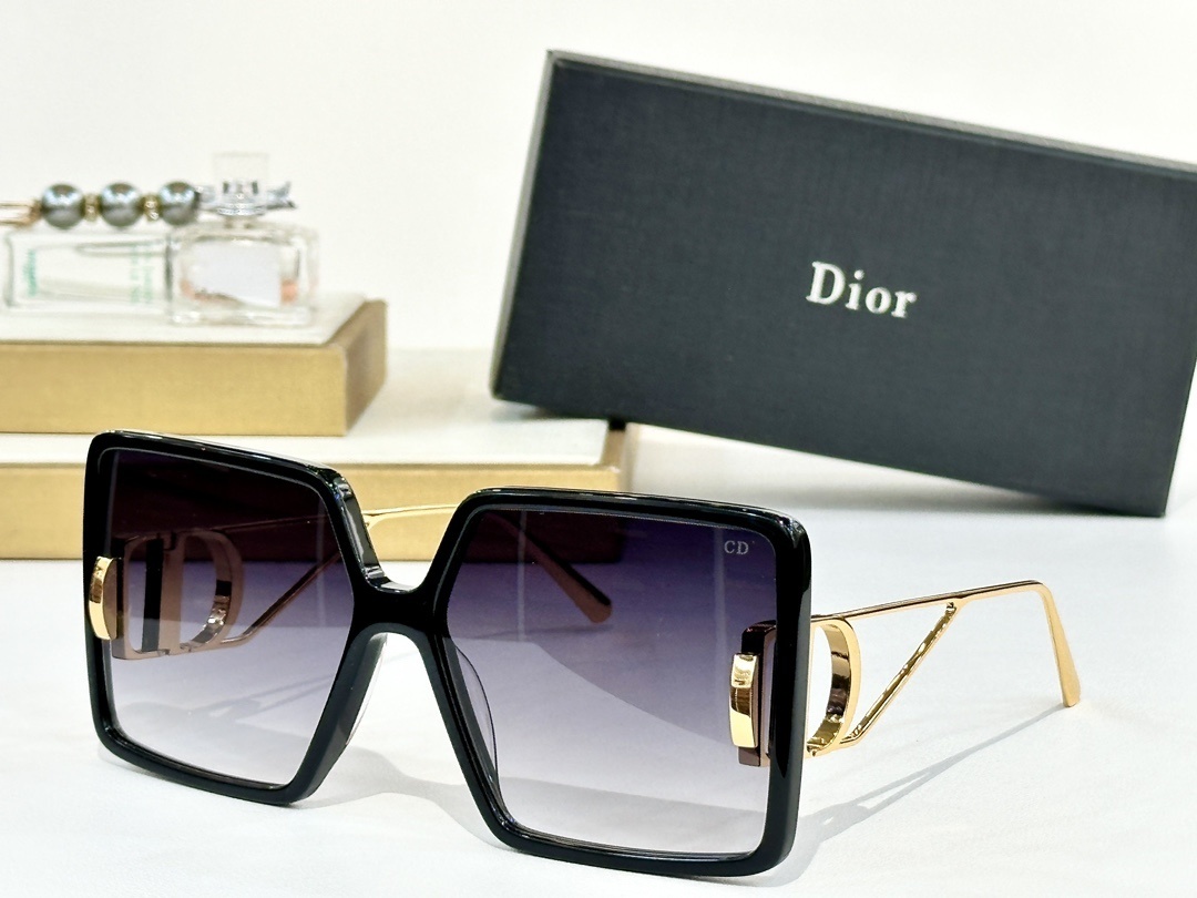 Dior 30Montaigne S2U Oversized Square Sunglasses with CD Logo