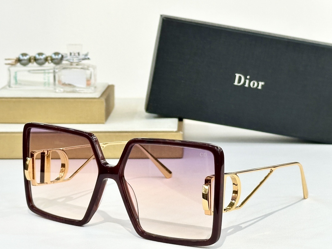 Dior 30Montaigne S2U Oversized Square Sunglasses with CD Logo