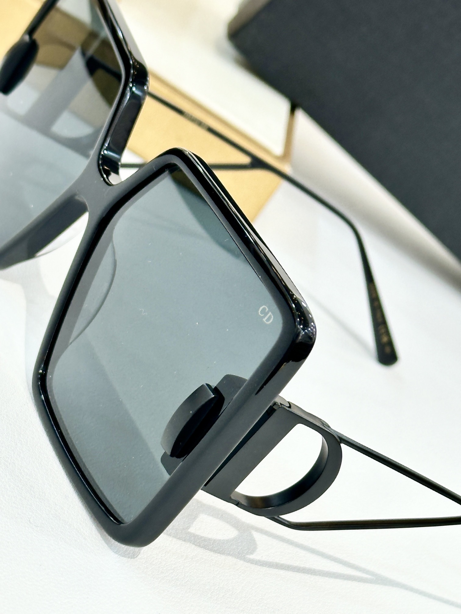 Dior 30Montaigne S2U Oversized Square Sunglasses with CD Logo