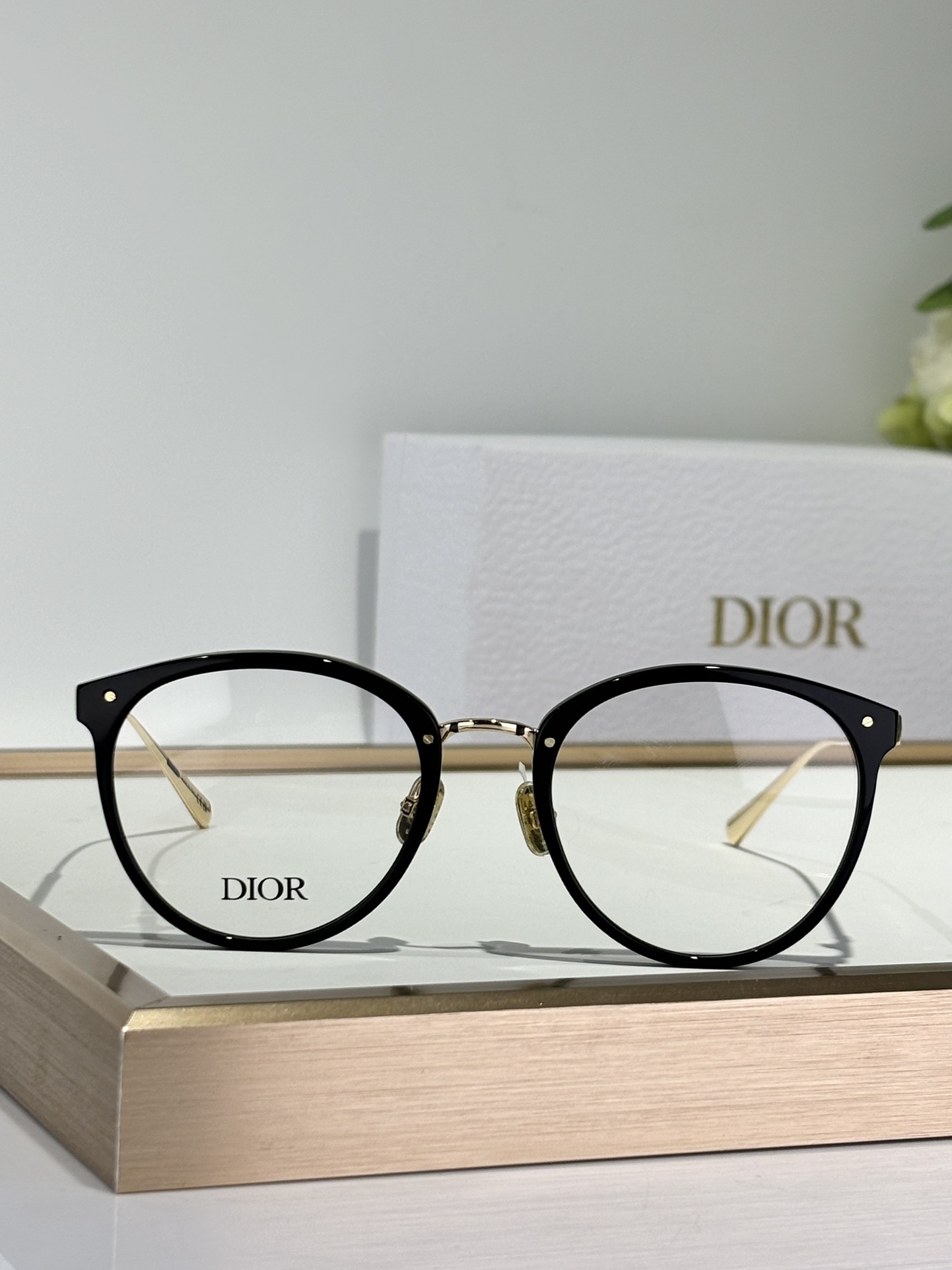 Dior Designer Eyeglasses – Elegant Round Frames for Women