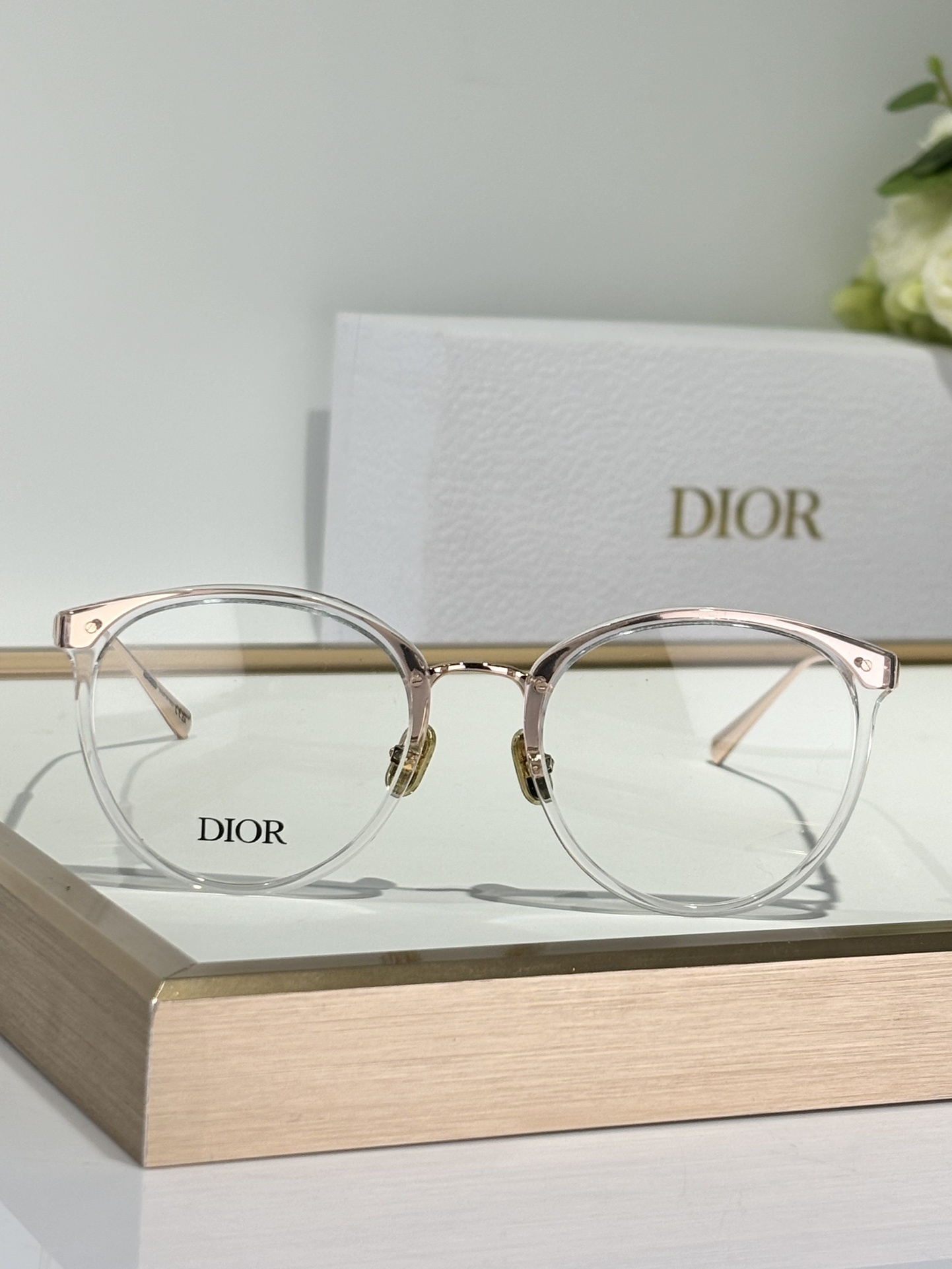 Dior Designer Eyeglasses – Elegant Round Frames for Women