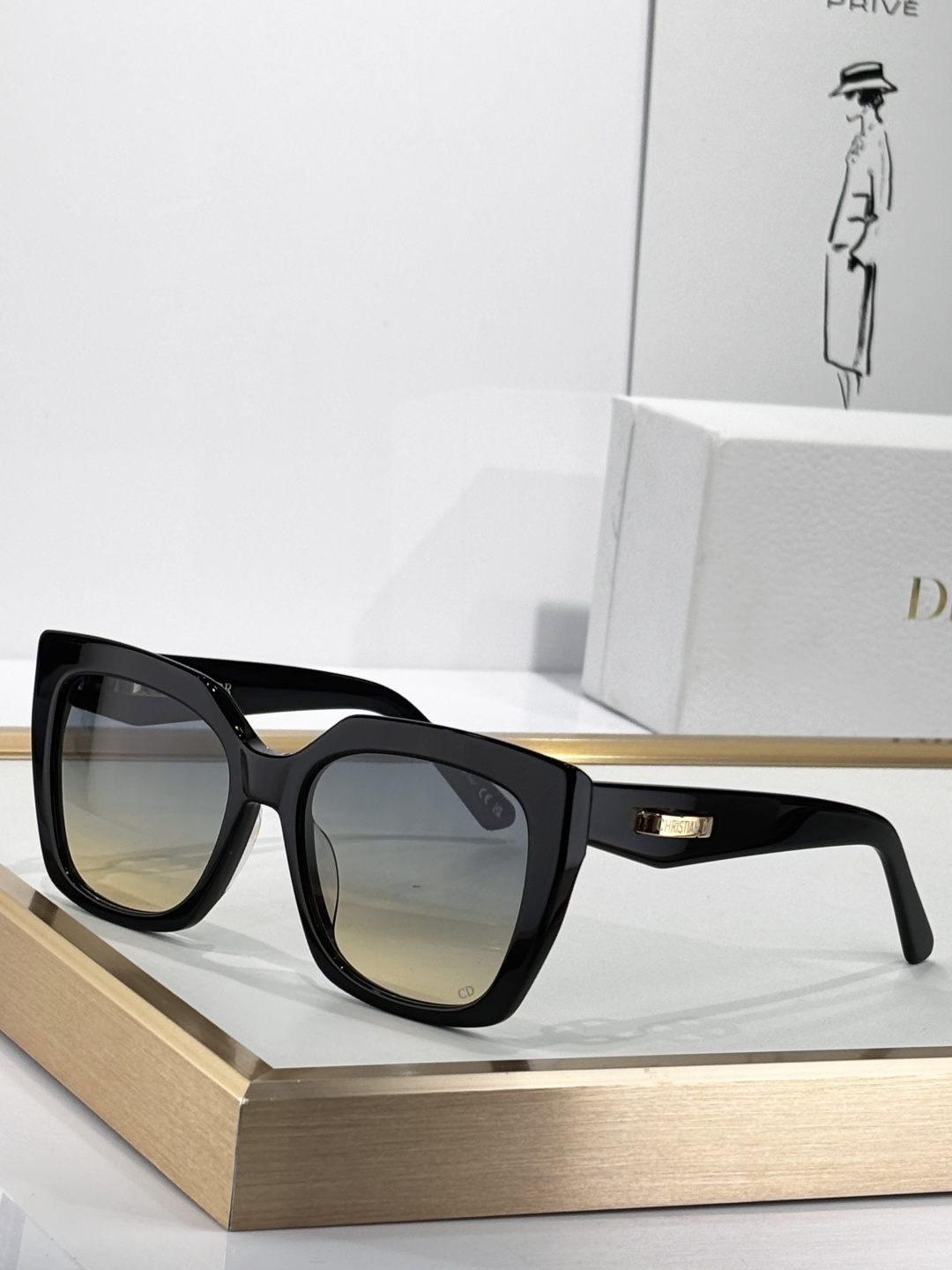 Christian Dior Oversized Square Sunglasses – Luxury Fashion Eyewear