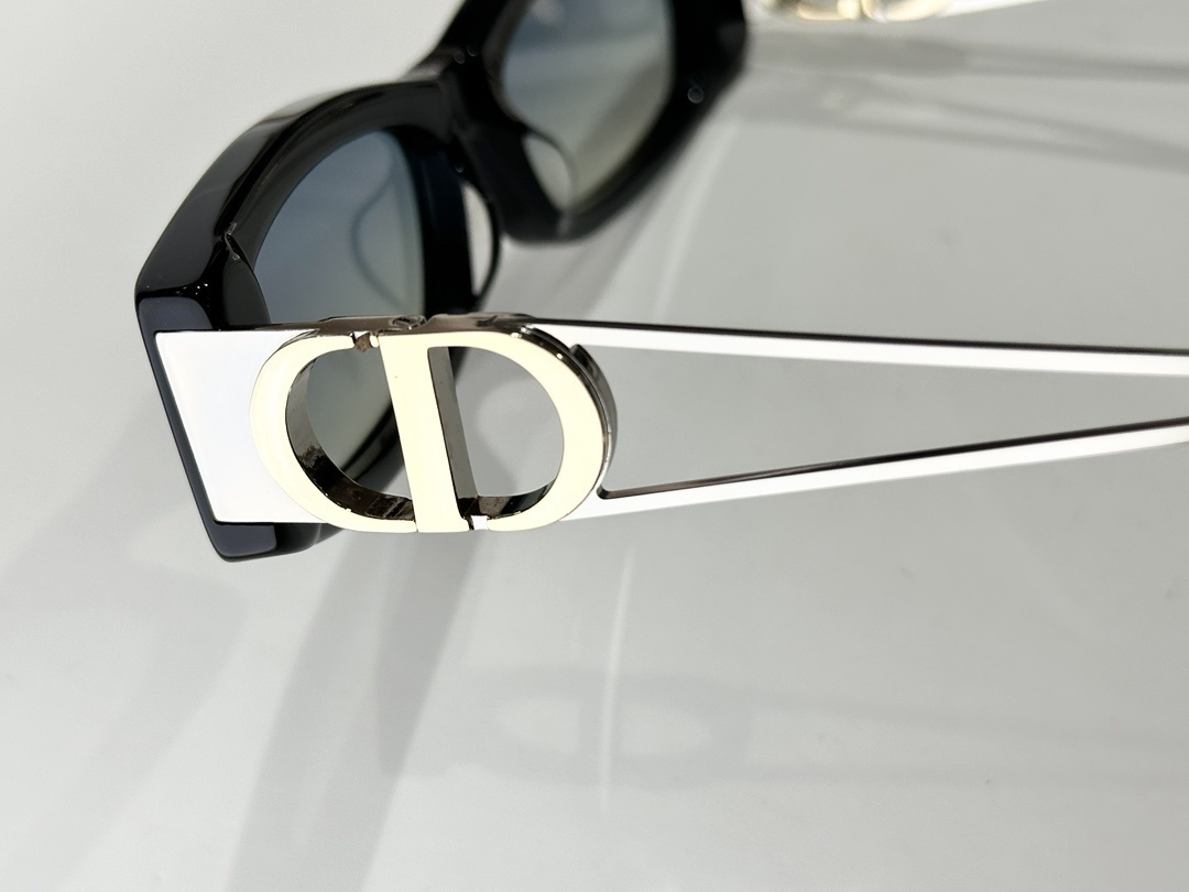 Dior Signature Rectangular Sunglasses – Gold CD Logo Collection