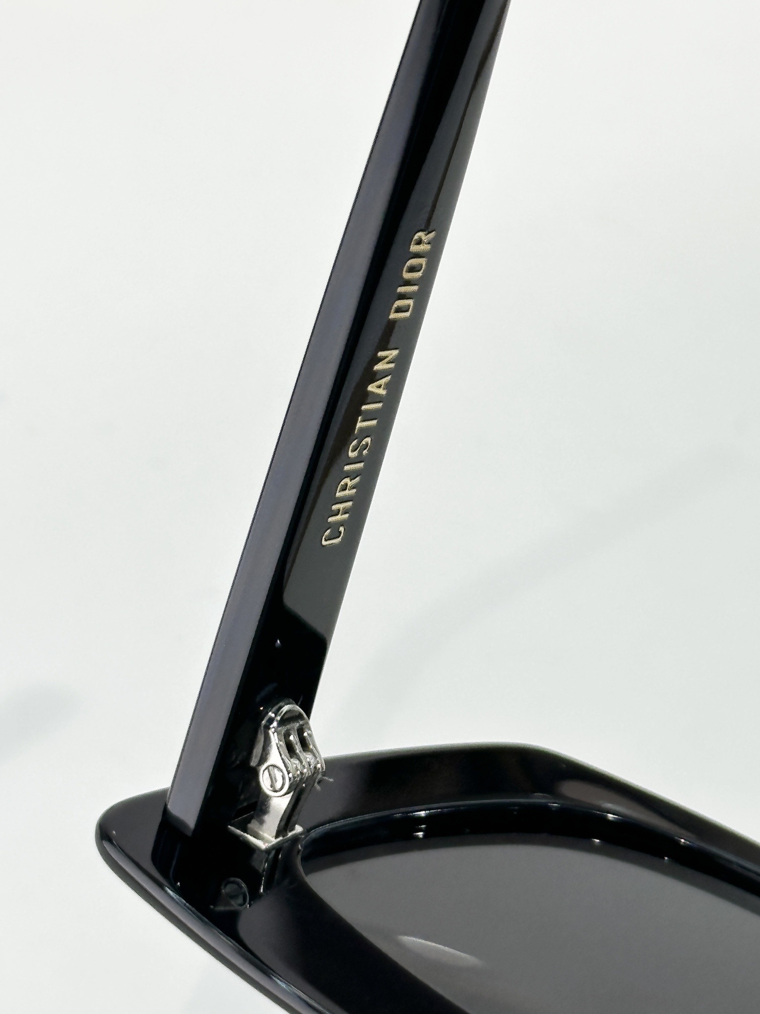 DiorMidnight B3I Black Butterfly Sunglasses – Luxury Eyewear